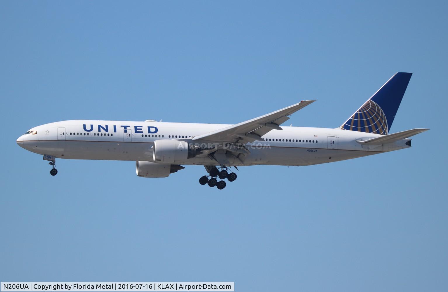 N206UA, 1999 Boeing 777-222/ER C/N 30212, LAX 2016