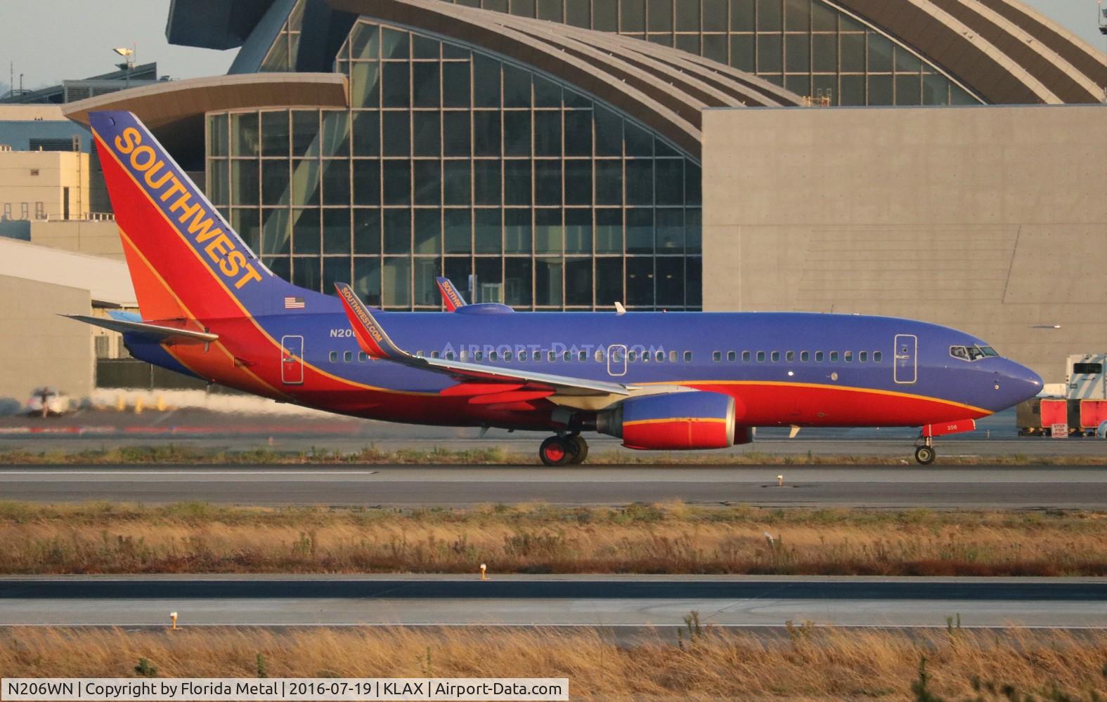 N206WN, 2005 Boeing 737-7H4 C/N 34011, LAX 2016