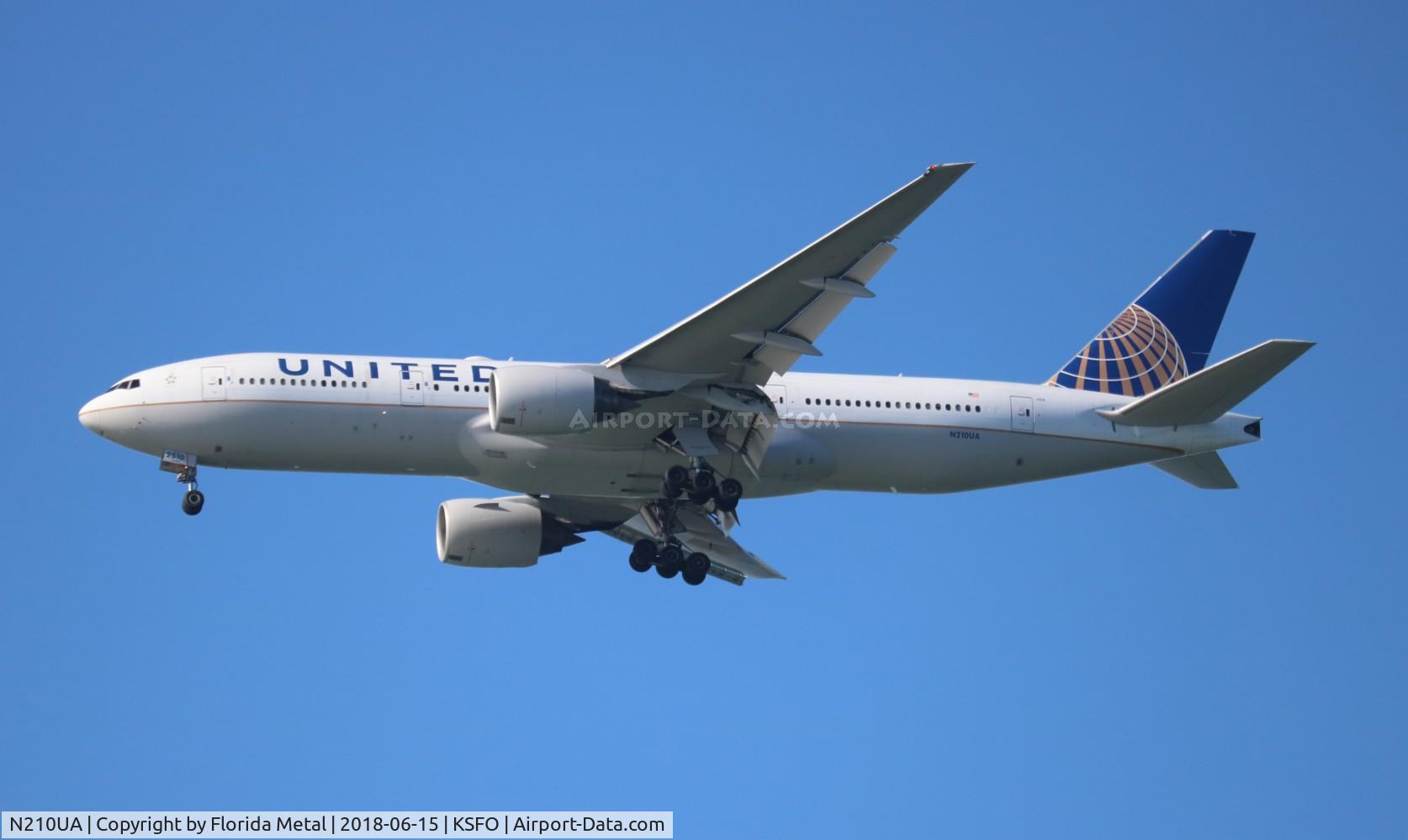 N210UA, 2000 Boeing 777-222 C/N 30216, SFO 2018