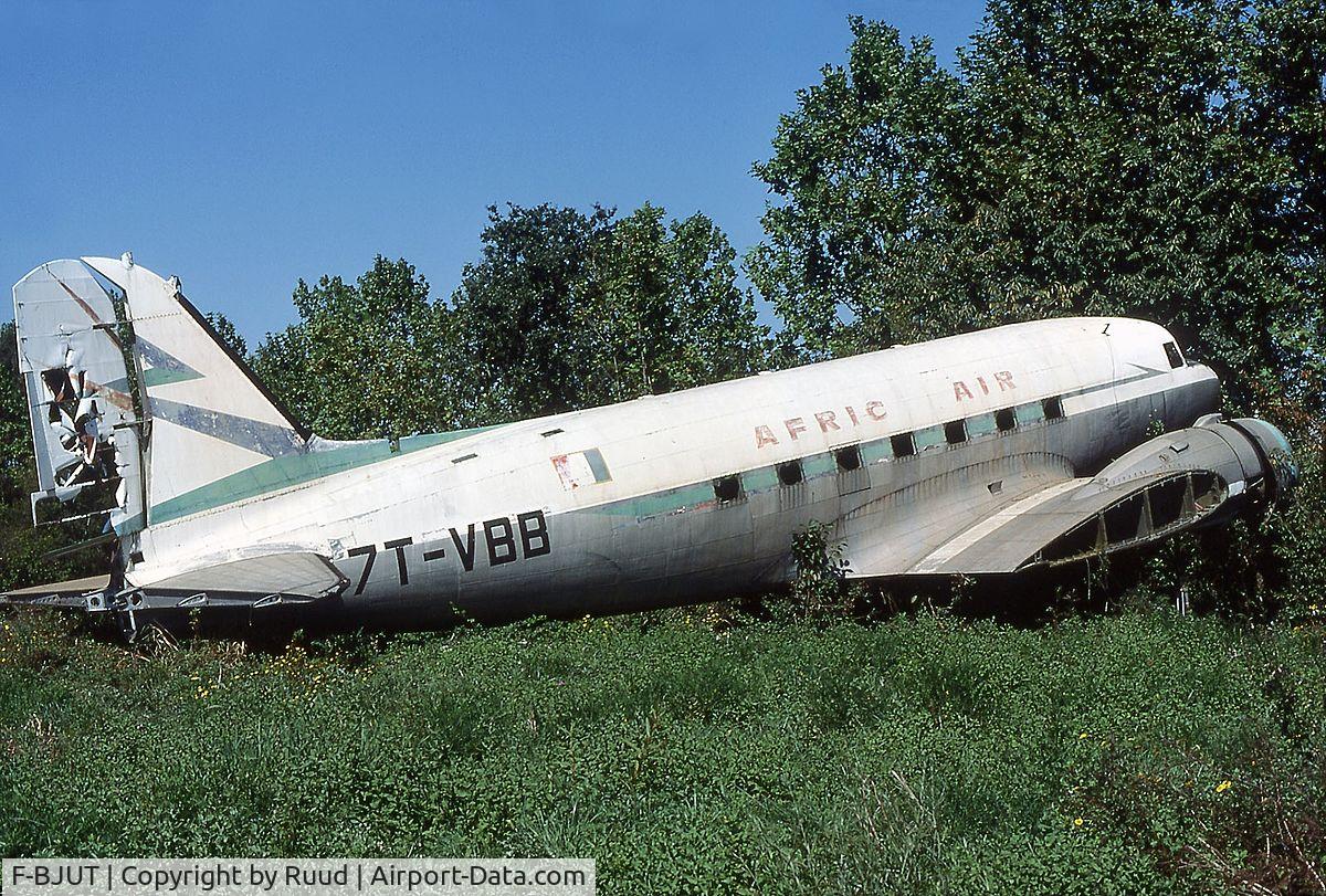 F-BJUT, 1942 Douglas DC3C-S1C3G (C-47-DL) C/N 4387, 1941 DC3C-S1C3G (C-47) USAAF tail number 41-18349. 1st becam N22410, 2nd to I-LUCE of Alitalia. 3rd as F-BJUT for Air Inter Europe. 4th leased to Air Atlantique. 5th to Afric Air of Algeria. Scrapped at Toulouse France (Montaudran/Ramonville (XYT/LFIO).