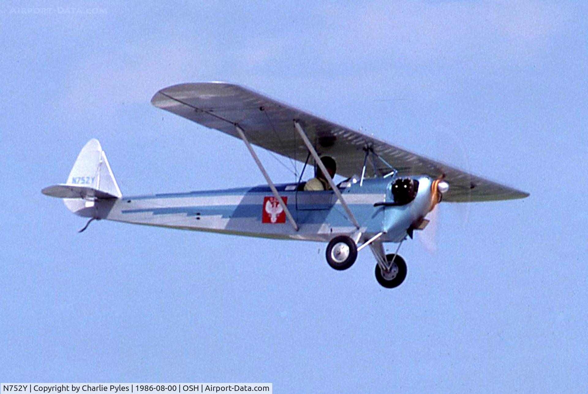 N752Y, 1930 Heath LNB-4 Parasol C/N 154, cropped from a longer shot