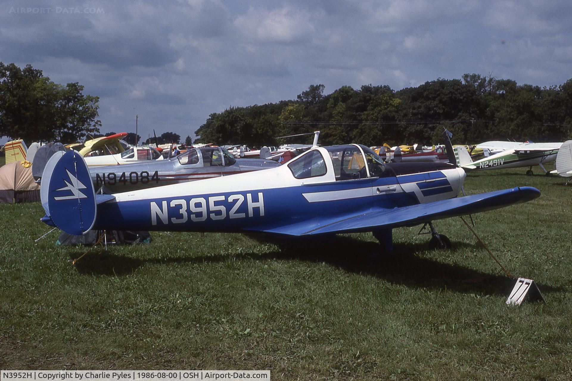 N3952H, Erco 415D Ercoupe Ercoupe C/N 4653, At the big show