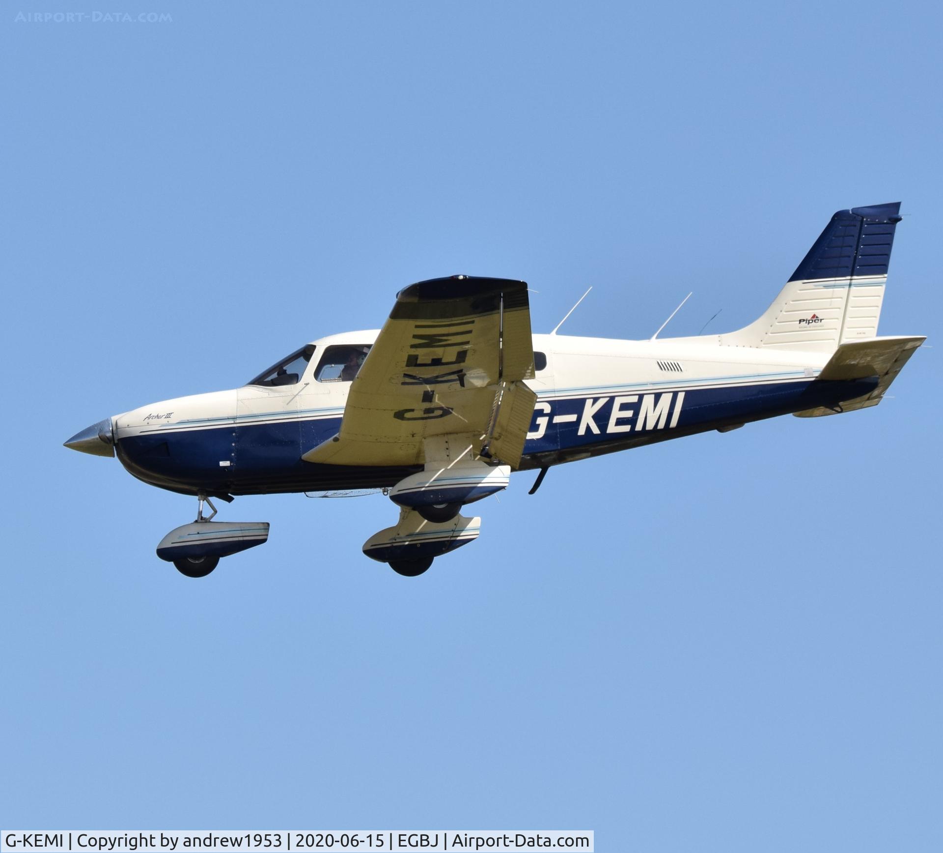 G-KEMI, 1998 Piper PA-28-181 Cherokee Archer III C/N 28-43180, G-KEMI landing at Gloucestershire Airport.