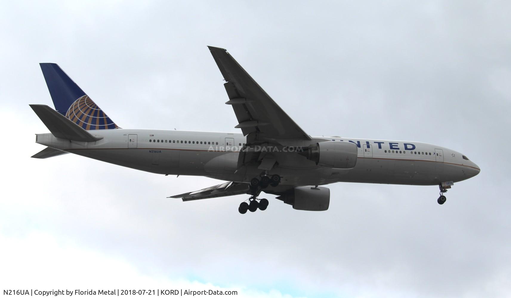 N216UA, 2000 Boeing 777-222 C/N 30549, ORD 2018