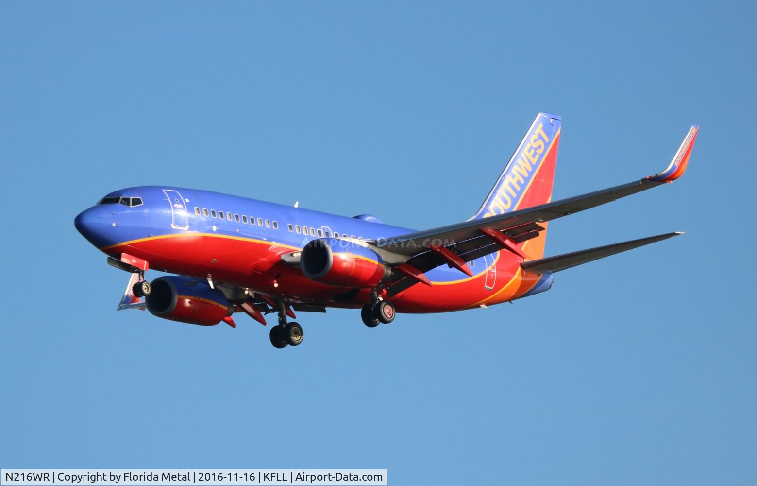 N216WR, 2005 Boeing 737-7H4 C/N 32488, FLL 2016