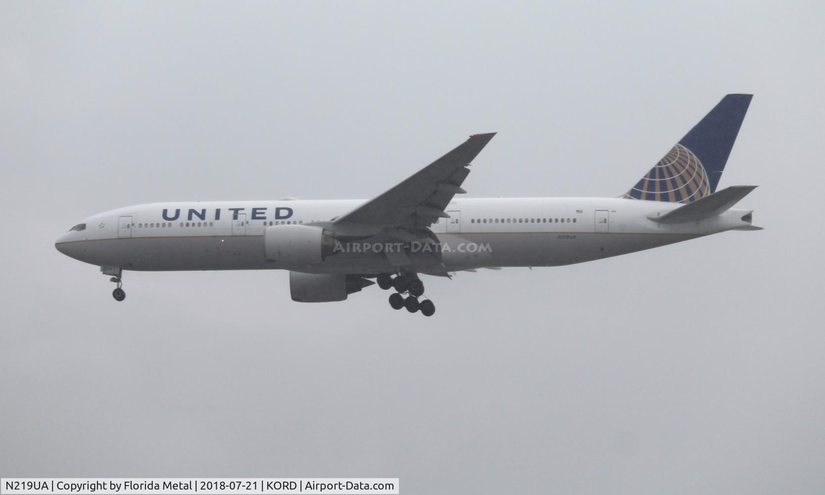N219UA, 2001 Boeing 777-222 C/N 30551, ORD 2018