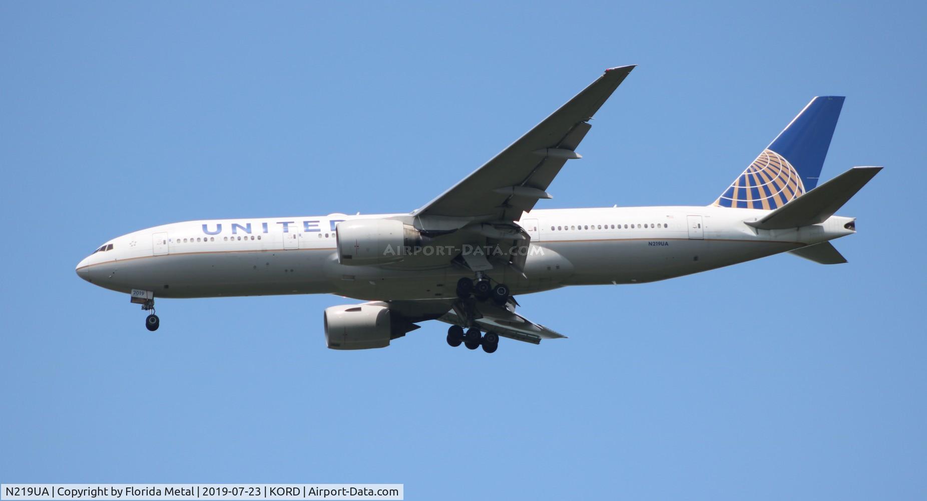 N219UA, 2001 Boeing 777-222 C/N 30551, ORD 2019