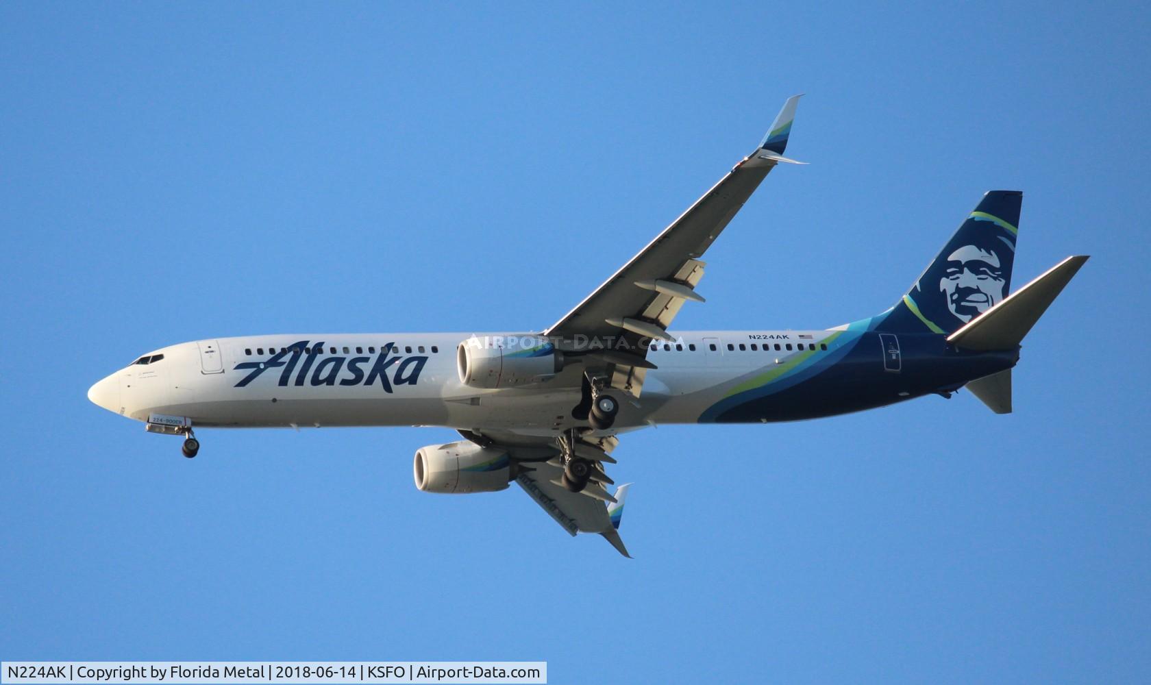 N224AK, 2016 Boeing 737-990/ER C/N 62680, SFO 2018