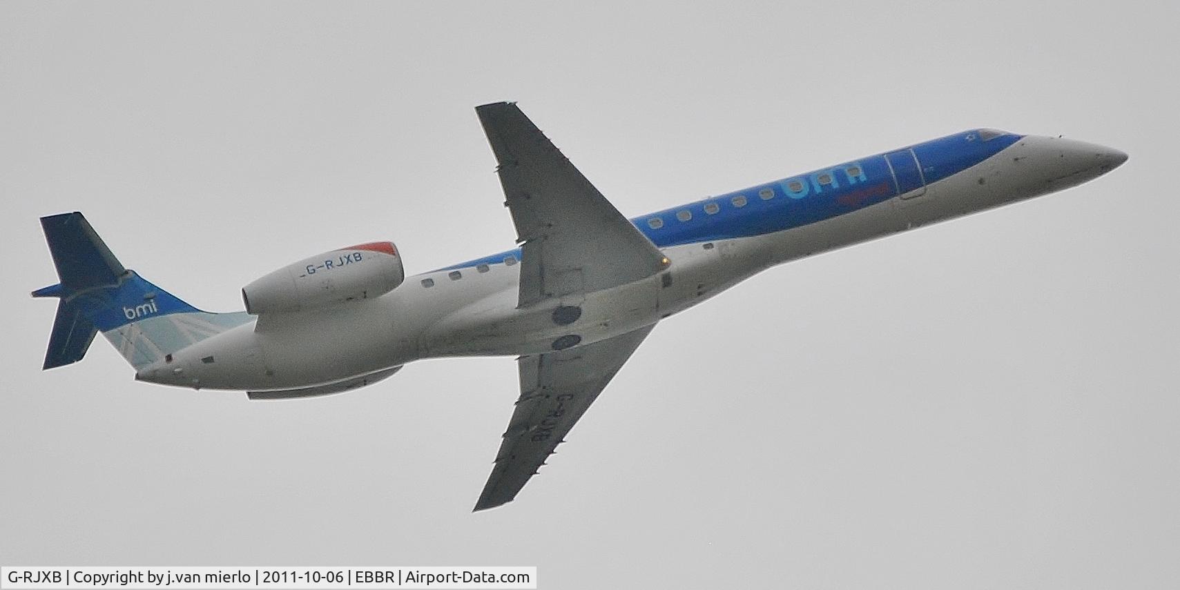 G-RJXB, 1999 Embraer EMB-145EP (ERJ-145EP) C/N 145142, T/O BRU 25R