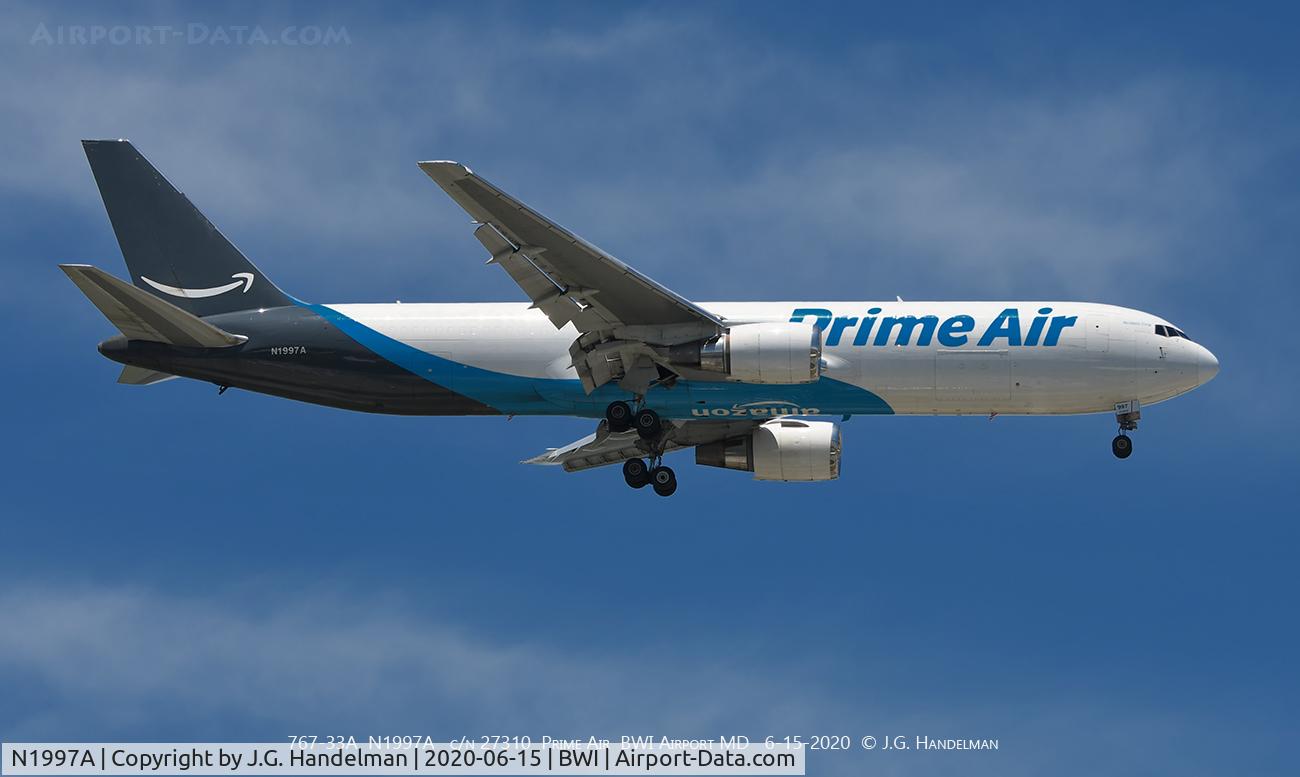 N1997A, 1994 Boeing 767-33A/ER/BDSF C/N 27310, On final to 10.