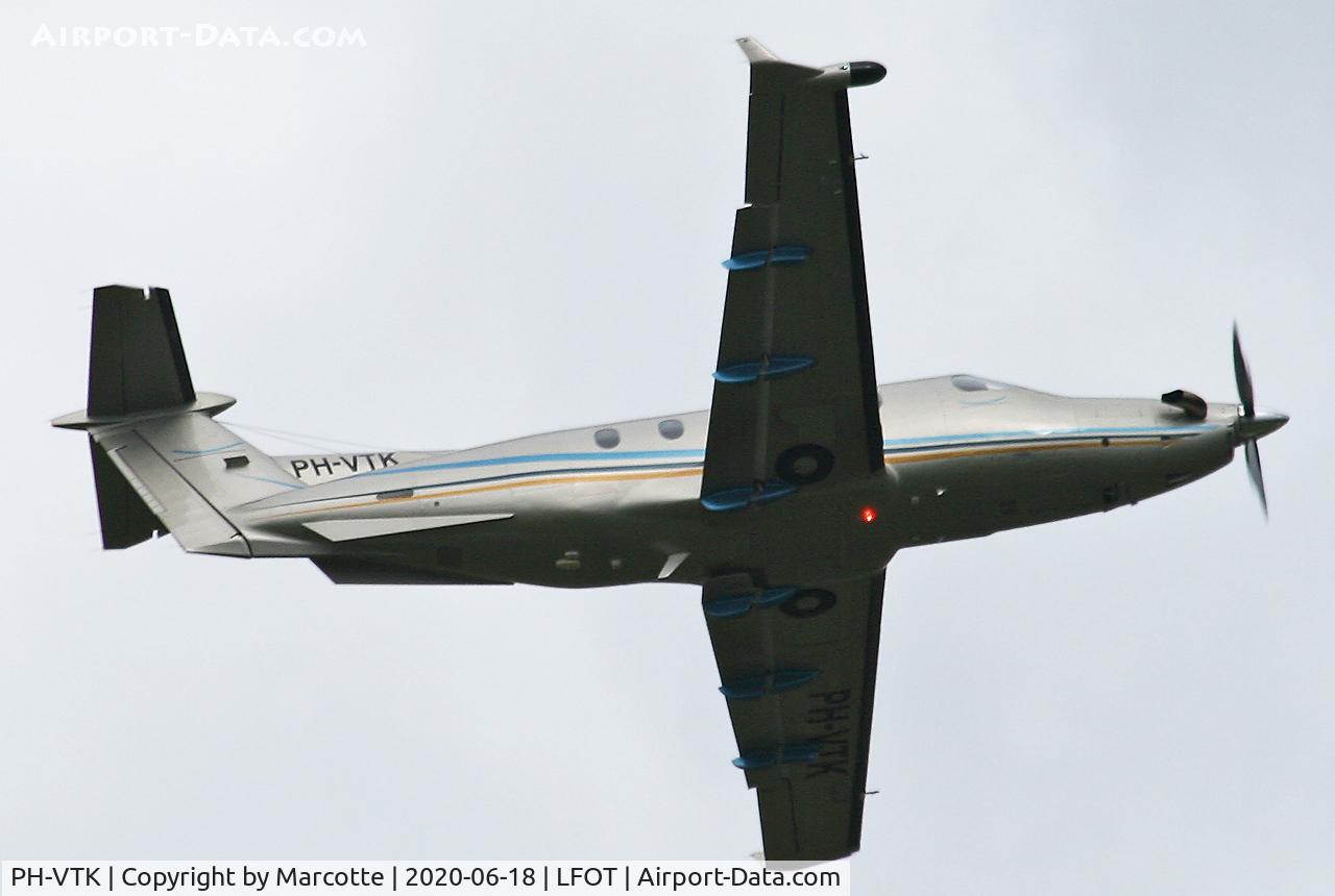 PH-VTK, 2004 Pilatus PC-12/45 C/N 595, Taking off runway 20.