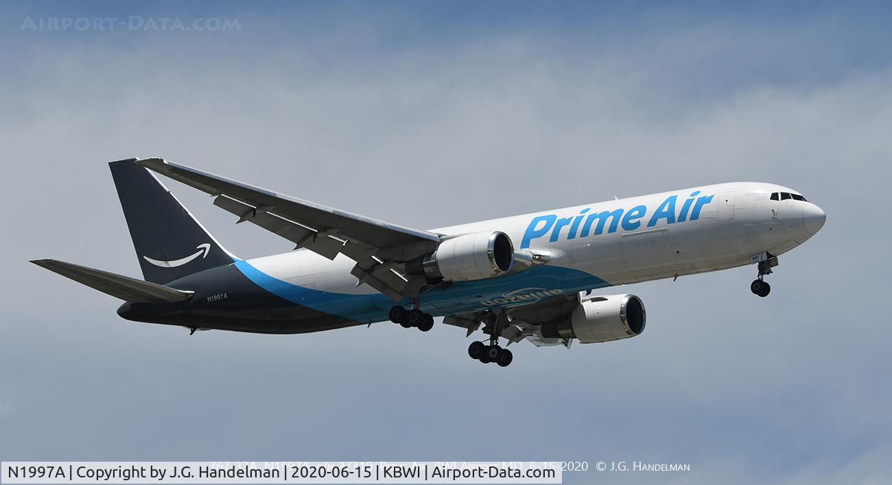 N1997A, 1994 Boeing 767-33A/ER/BDSF C/N 27310, Near BWI Runway 10.