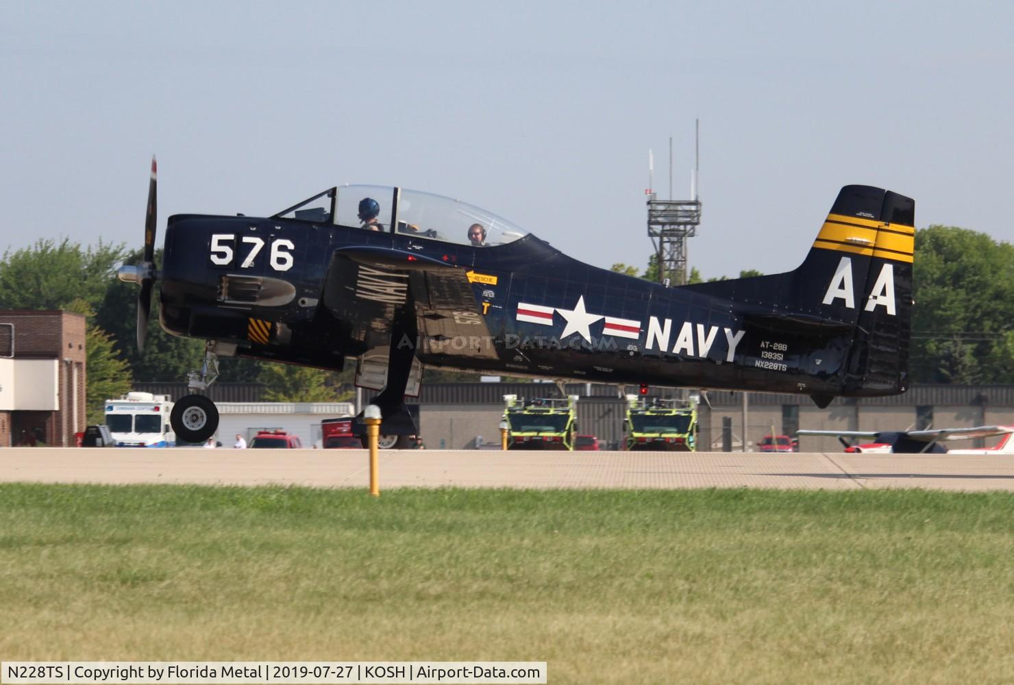 N228TS, 1954 North American T-28D Trojan C/N 200-422, OSH 2019