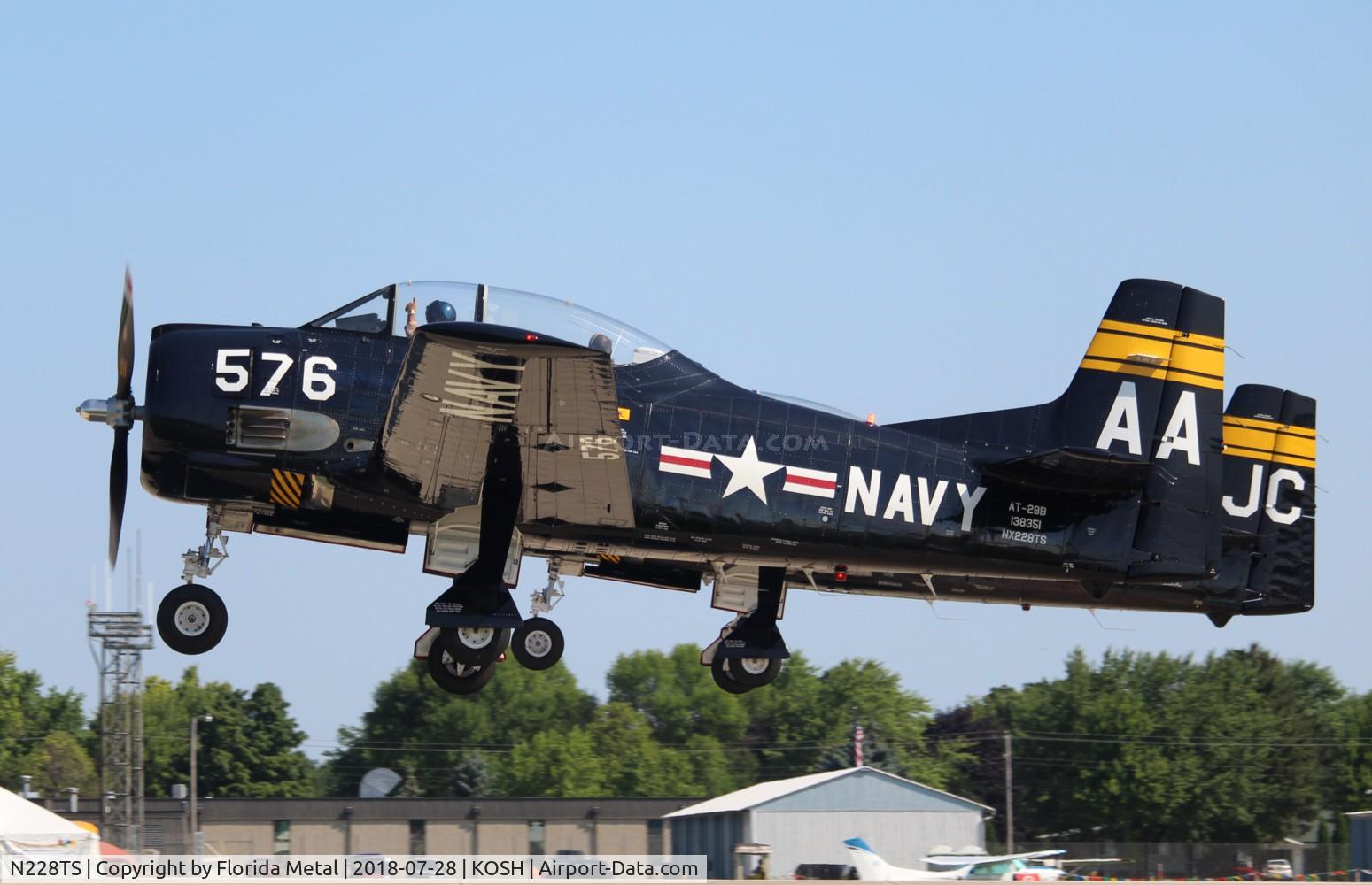 N228TS, 1954 North American T-28D Trojan C/N 200-422, OSH 2018