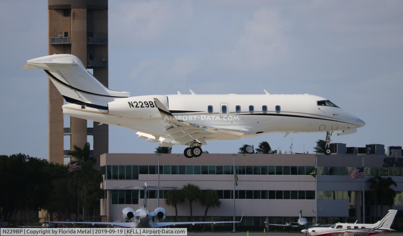N229BP, 2018 Bombardier Challenger 350 (BD-100-1A10) C/N 20741, FLL 2019