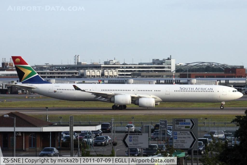 ZS-SNE, 2003 Airbus A340-642 C/N 534, Taxiing