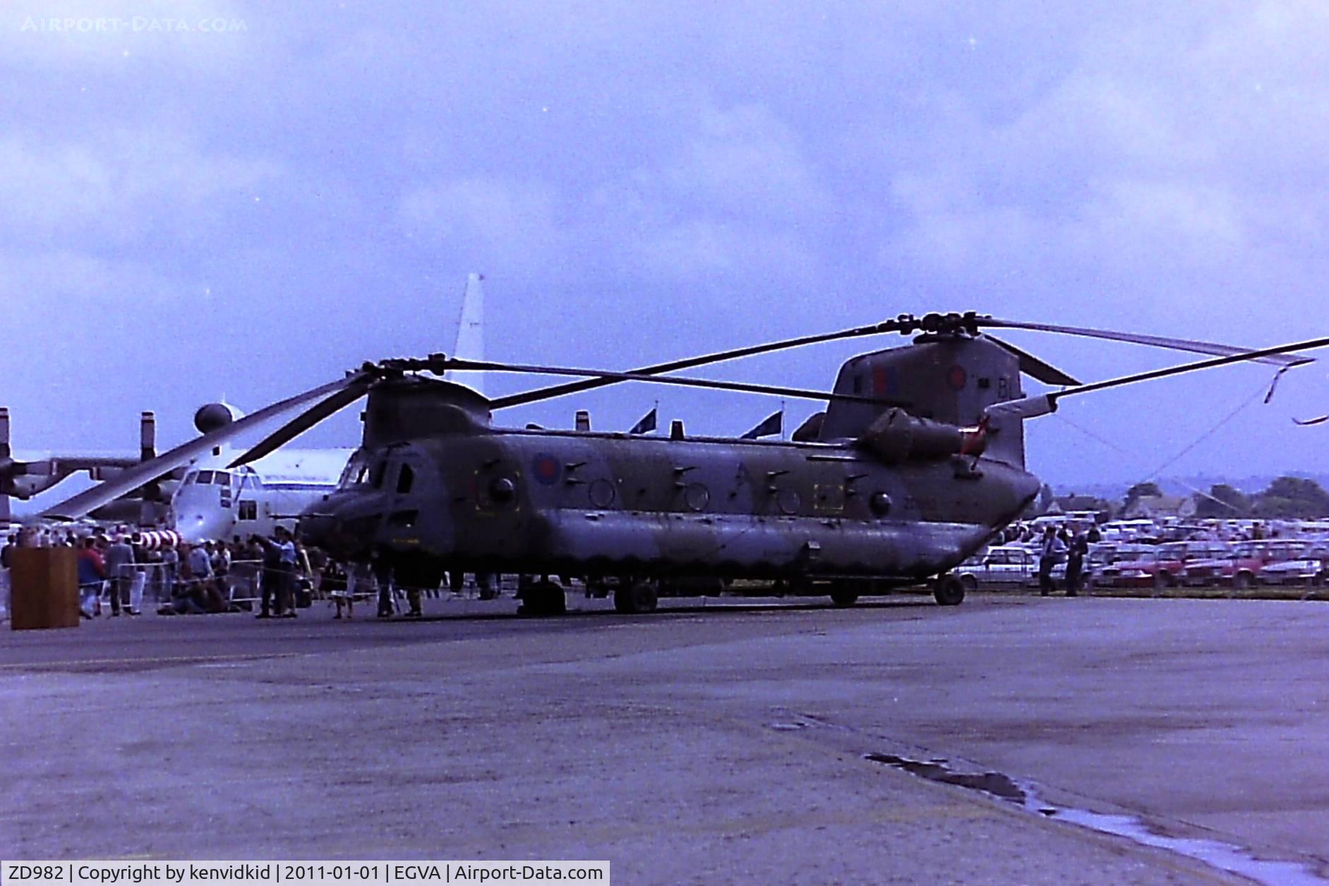 ZD982, 1981 Boeing Vertol Chinook HC.2 C/N M/A039/B-874/M7019, At RIAT 1993, scanned from negative.