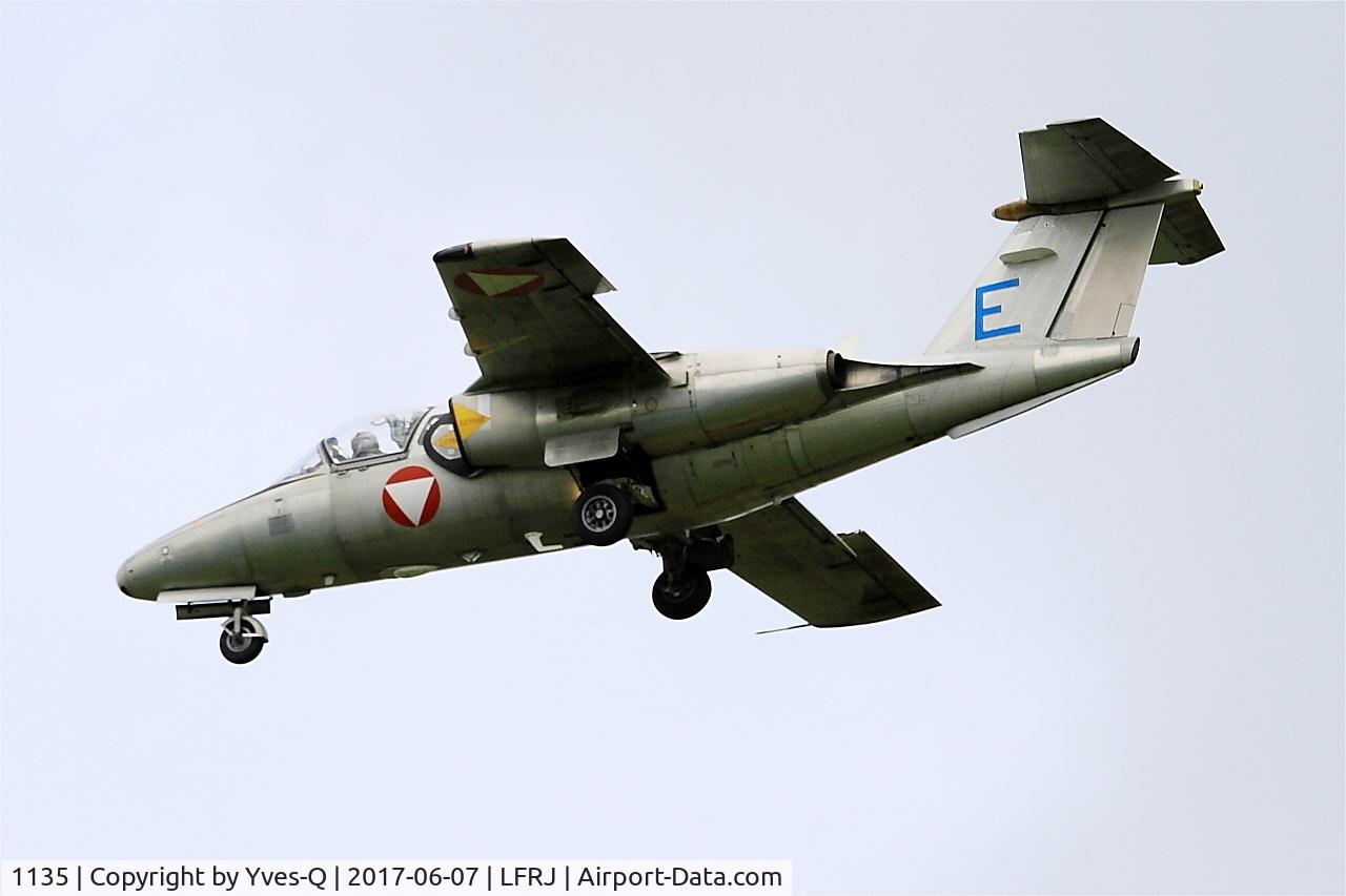 1135, Saab 105OE C/N 105435, Saab 105OE, On final rwy 26, Landivisiau Naval Air Base (LFRJ) Tiger Meet 2017