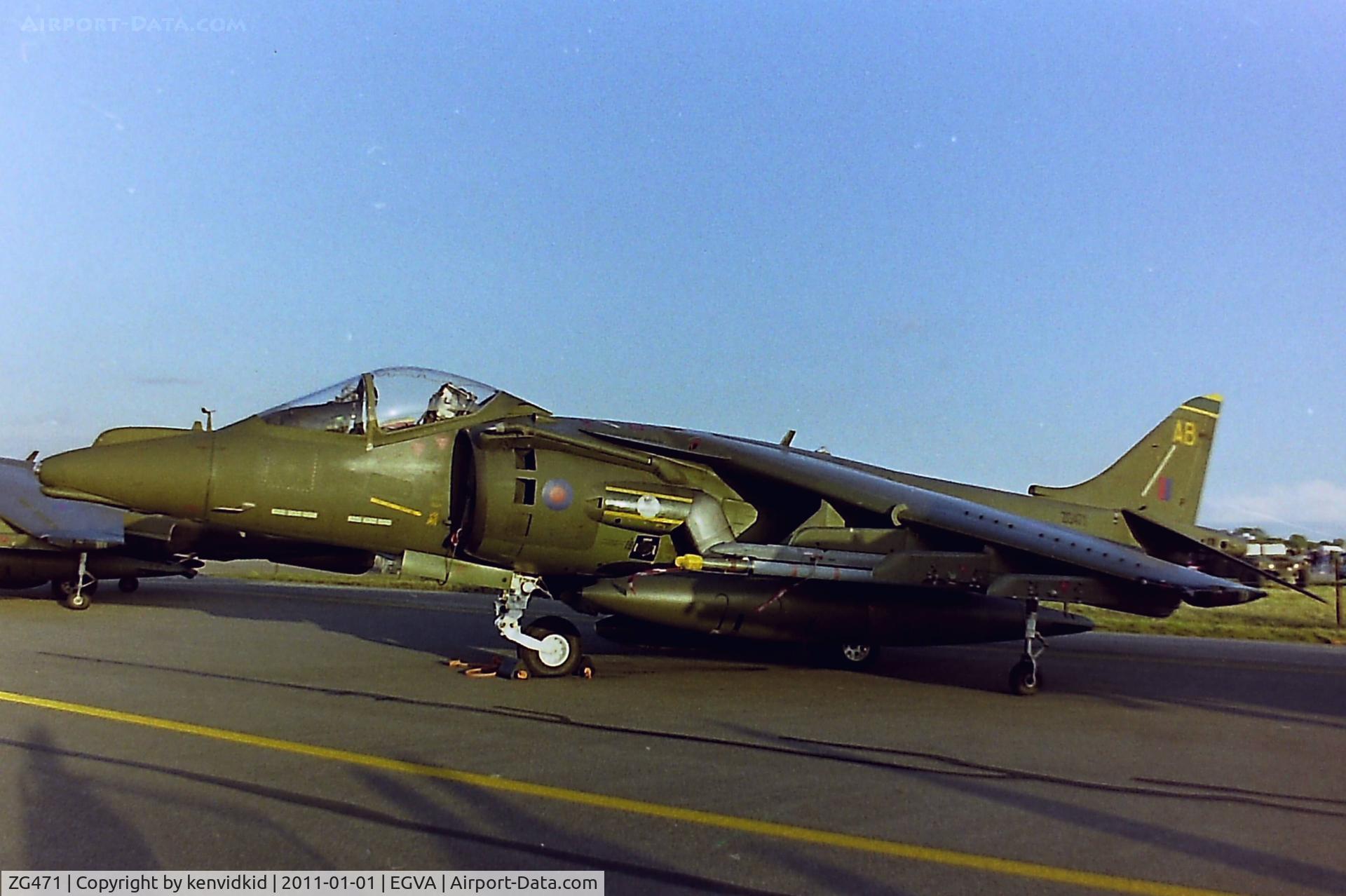 ZG471, British Aerospace Harrier GR.7 C/N P61, At RIAT 1993, scanned from negative.