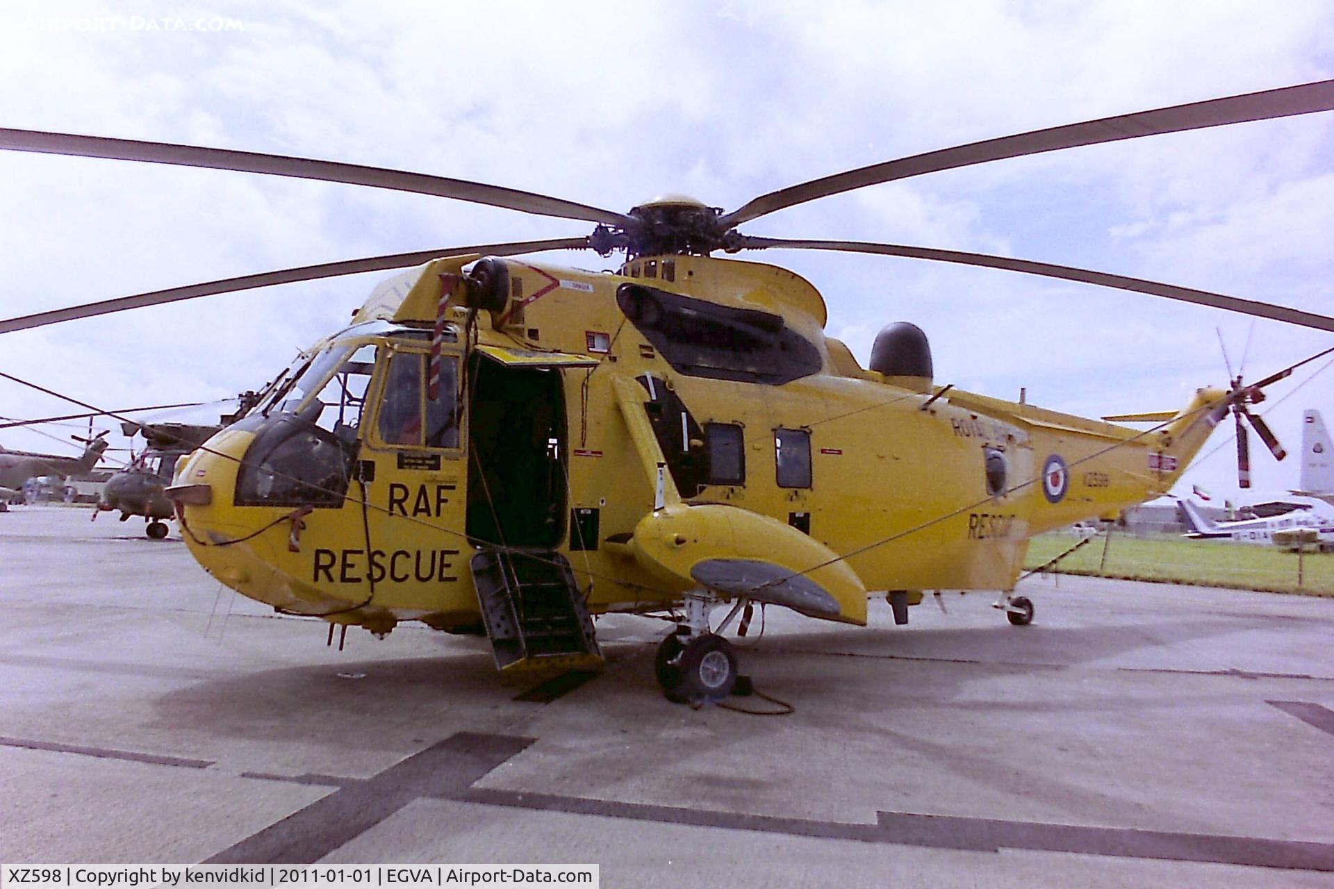 XZ598, 1978 Westland Sea King HAR.3 C/N WA864, At RIAT 1993, scanned from negative.
