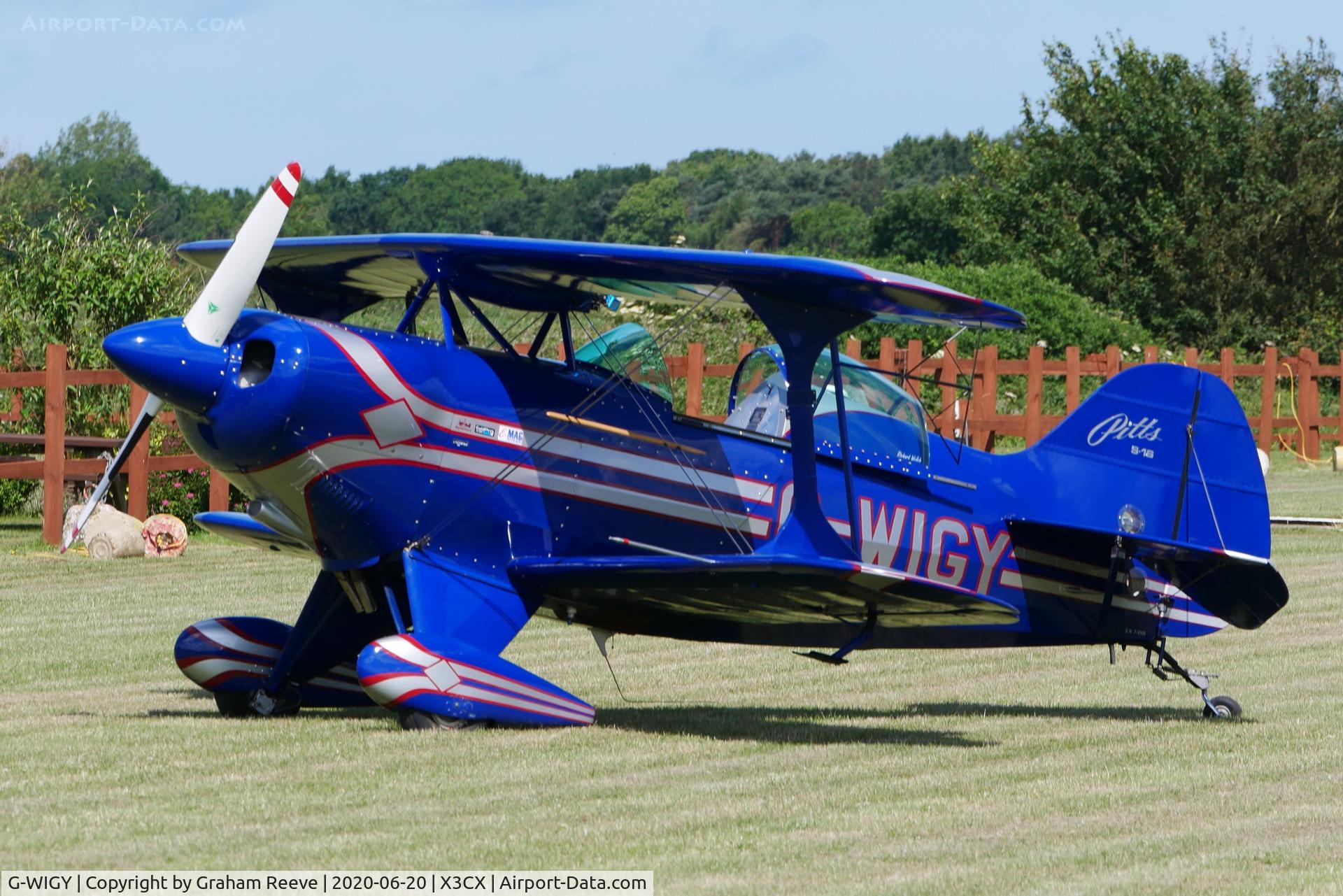 G-WIGY, 1991 Pitts S-1S Special C/N 7-0115, Parked at Northrepps.