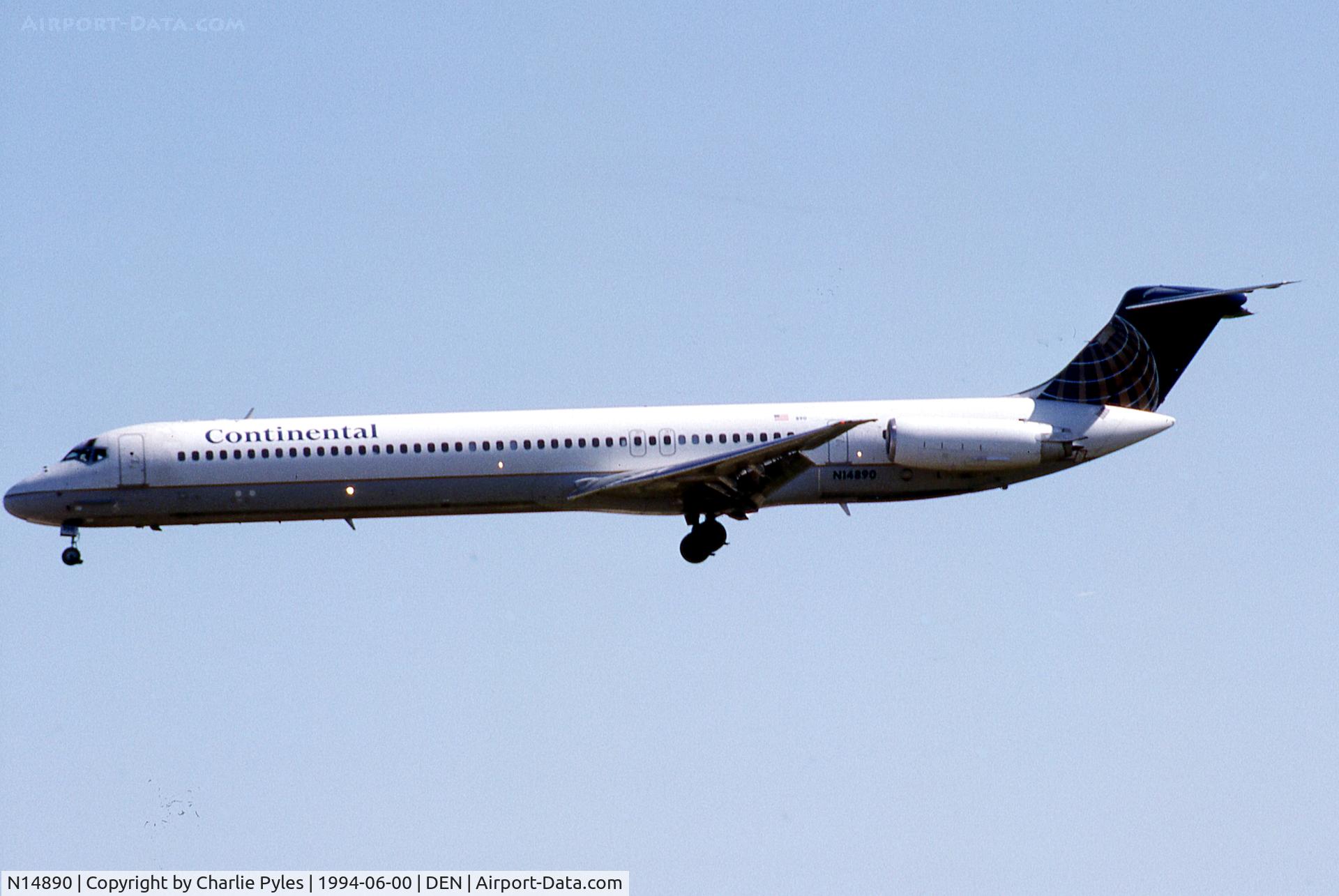 N14890, 1982 McDonnell Douglas MD-82 (DC-9-82) C/N 49114, Air Pix