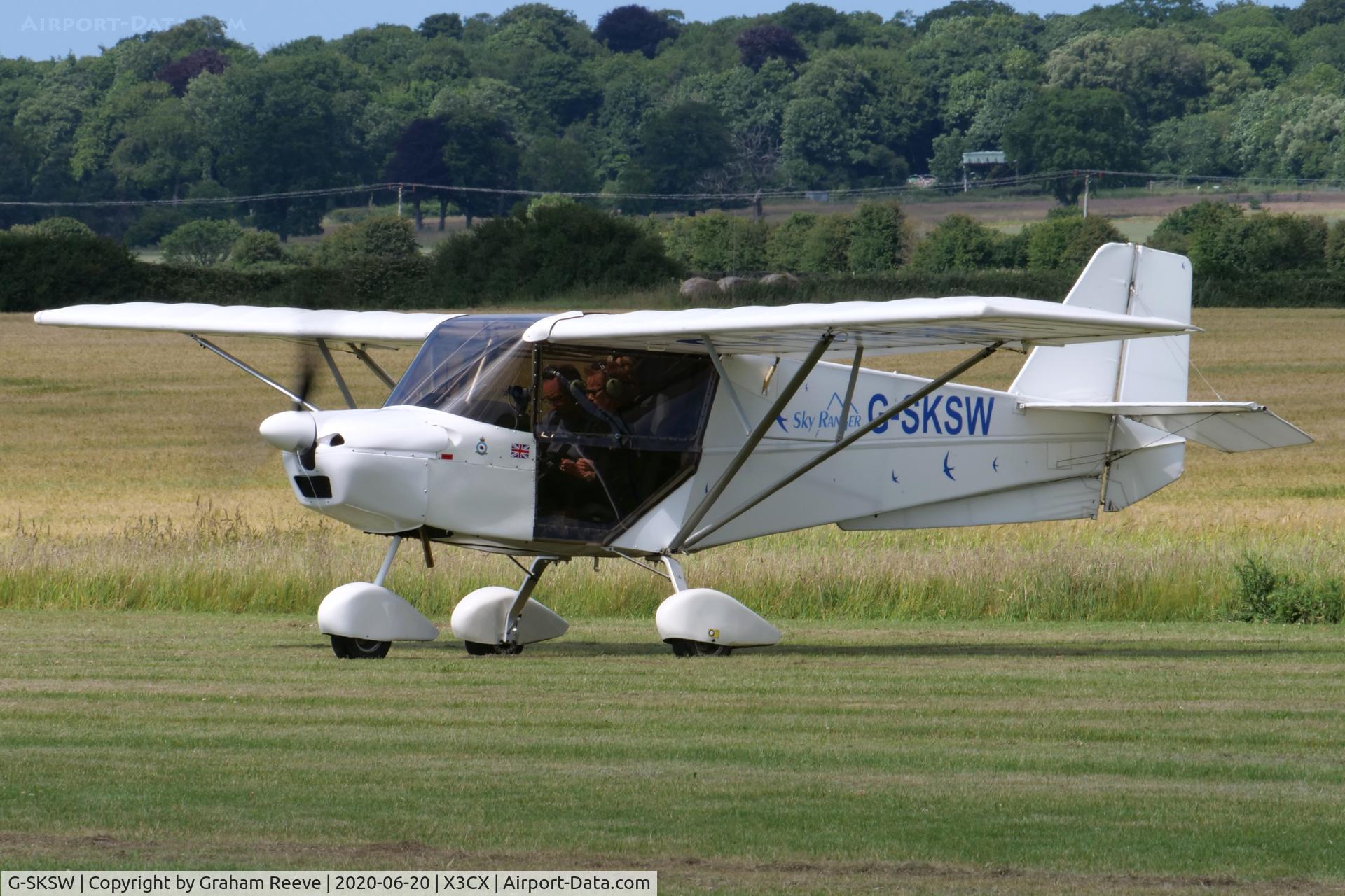 G-SKSW, 2007 Skyranger Swift 912S(1) C/N BMAA/HB/553, About to depart from Northrepps.