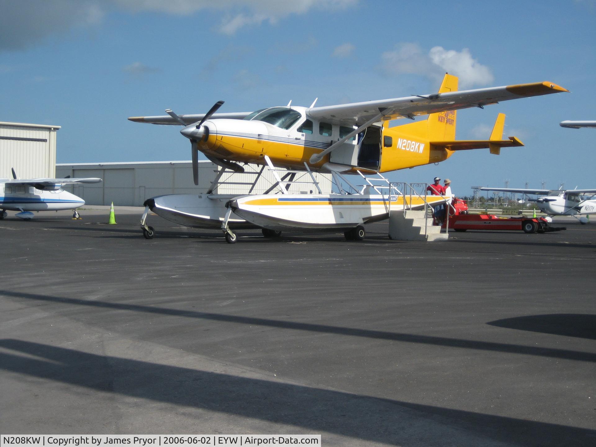 N208KW, 1998 Cessna 208 Caravan I C/N 20800288, N208KW Seaplane at Key West airport preparing to depart for Garden Key.