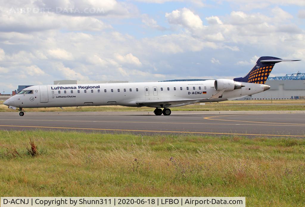D-ACNJ, 2010 Bombardier CRJ-900 NG (CL-600-2D24) C/N 15249, Taxiing to the Terminal...