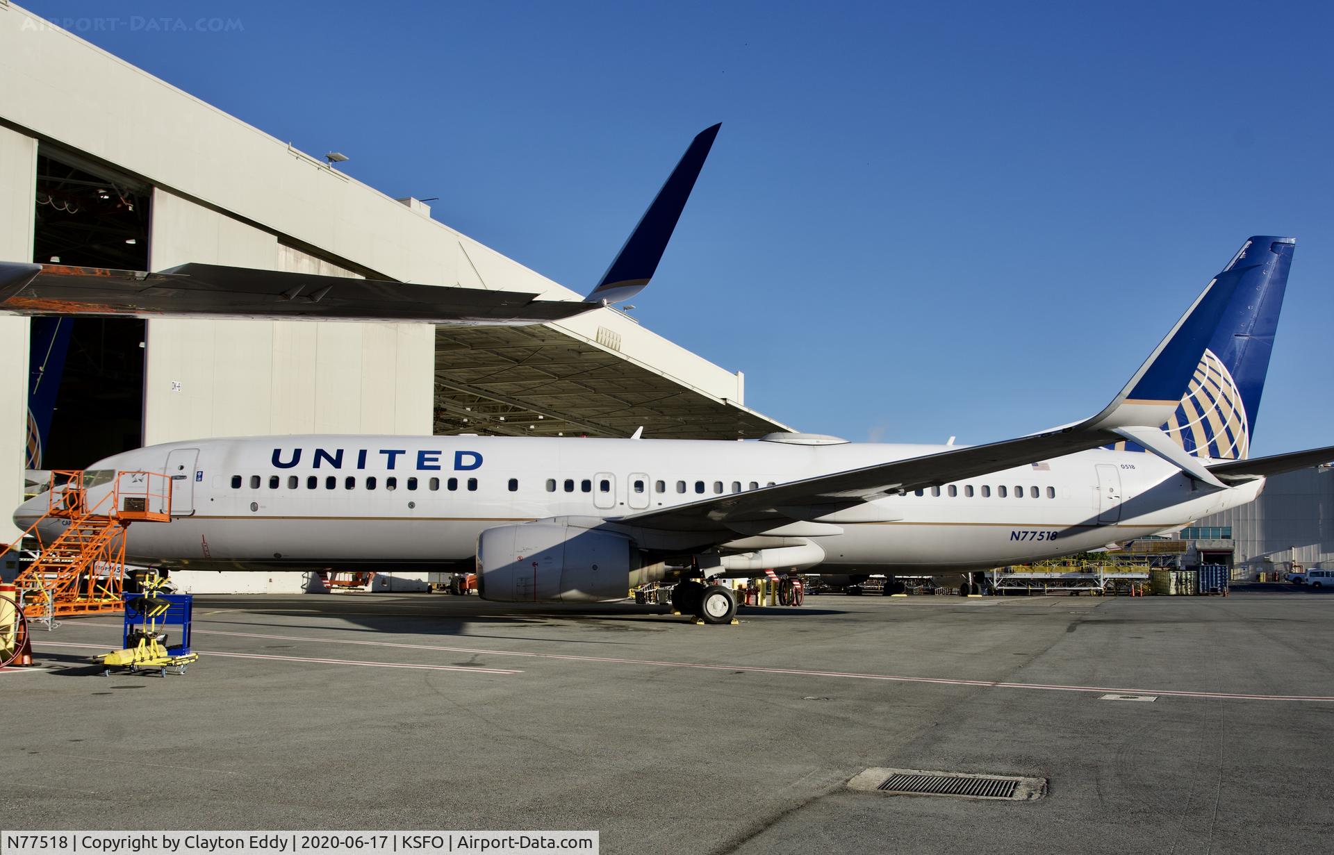 N77518, 2008 Boeing 737-824 C/N 31605, SFO 2020.