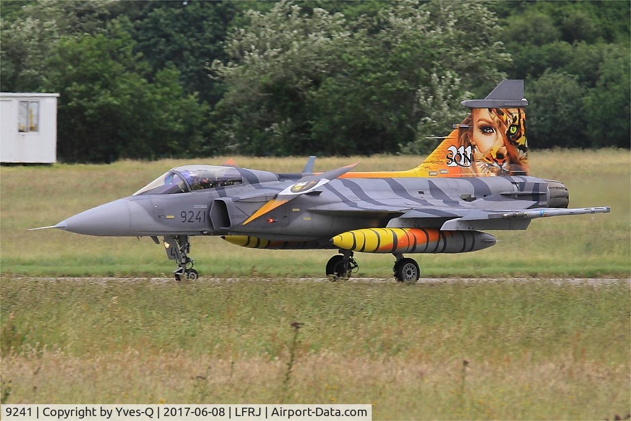 9241, Saab JAS-39C Gripen C/N 39241, Saab JAS-39C Gripen, Landing rwy 26, Landivisiau Naval Air Base (LFRJ) Tiger Meet 2017