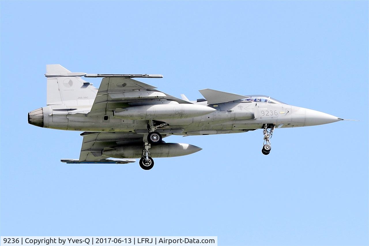 9236, Saab JAS-39C Gripen C/N 39236, Saab JAS-39C Gripen, On final rwy 08, Landivisiau Naval Air Base (LFRJ) Tiger Meet 2017