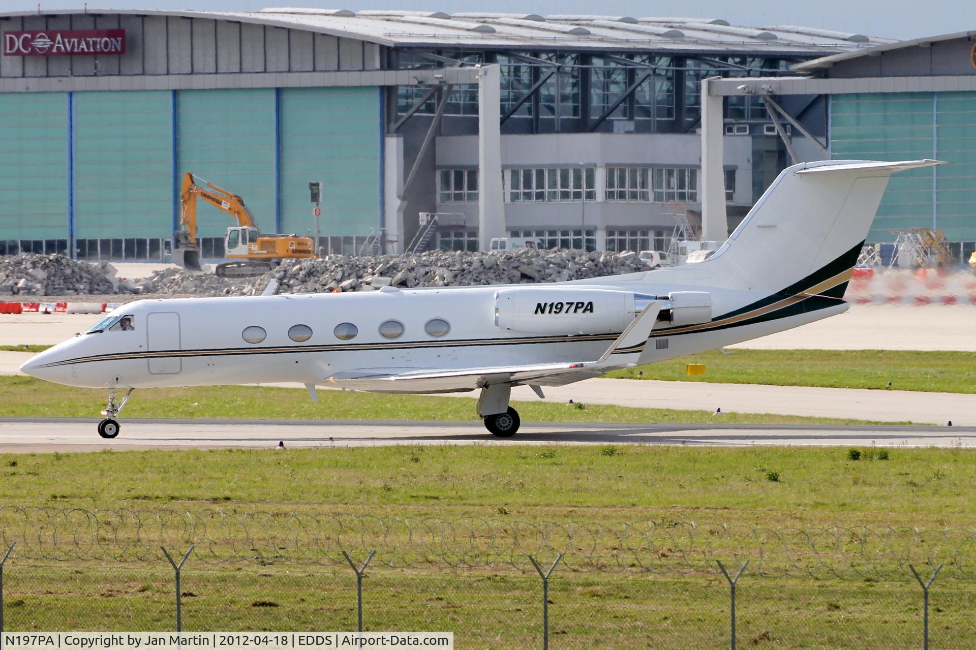 N197PA, 1981 Gulfstream G-1159A Gulfstream III C/N 329, Taxing