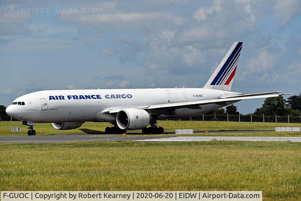 F-GUOC, 2009 Boeing 777-F28 C/N 32966, Waiting to line up r/w 10