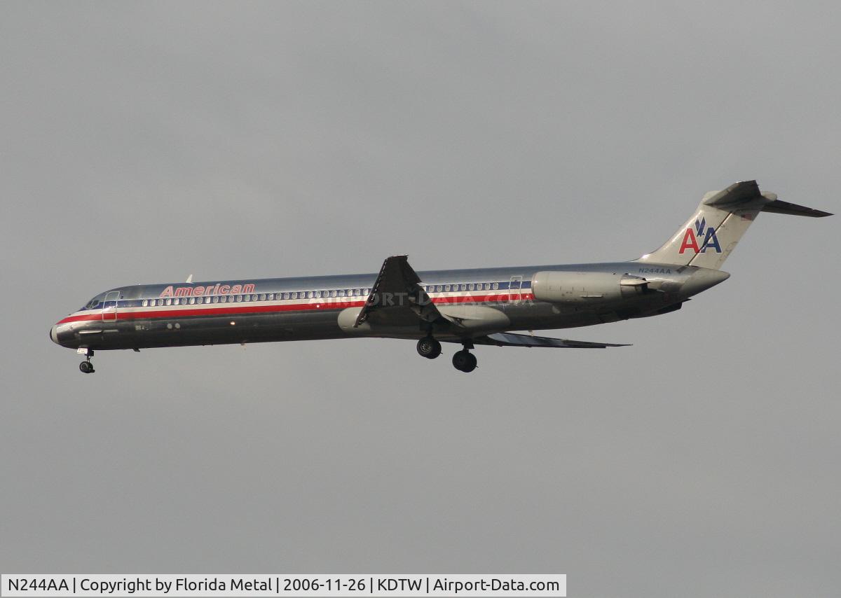 N244AA, 1984 McDonnell Douglas MD-82 (DC-9-82) C/N 49256, DTW 2006