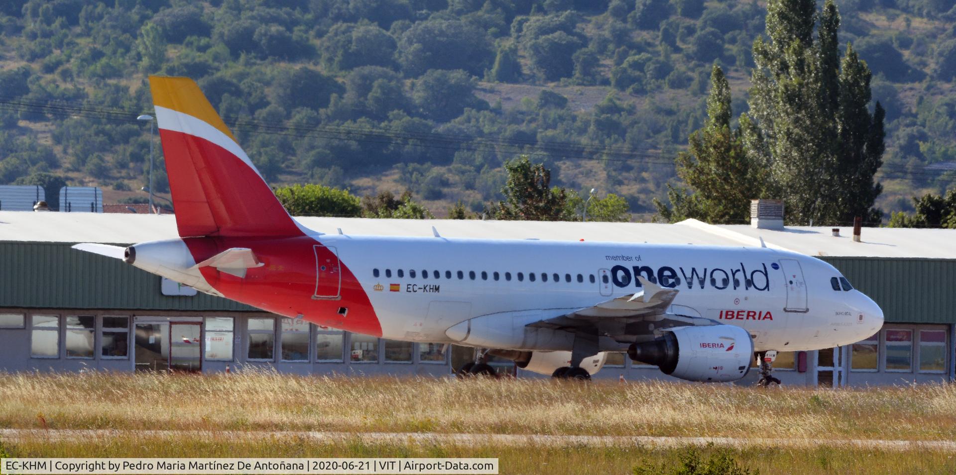 EC-KHM, 2007 Airbus A319-111 C/N 3209, Aeropuerto de Foronda - Vitoria-Gasteiz - Euskadi - España