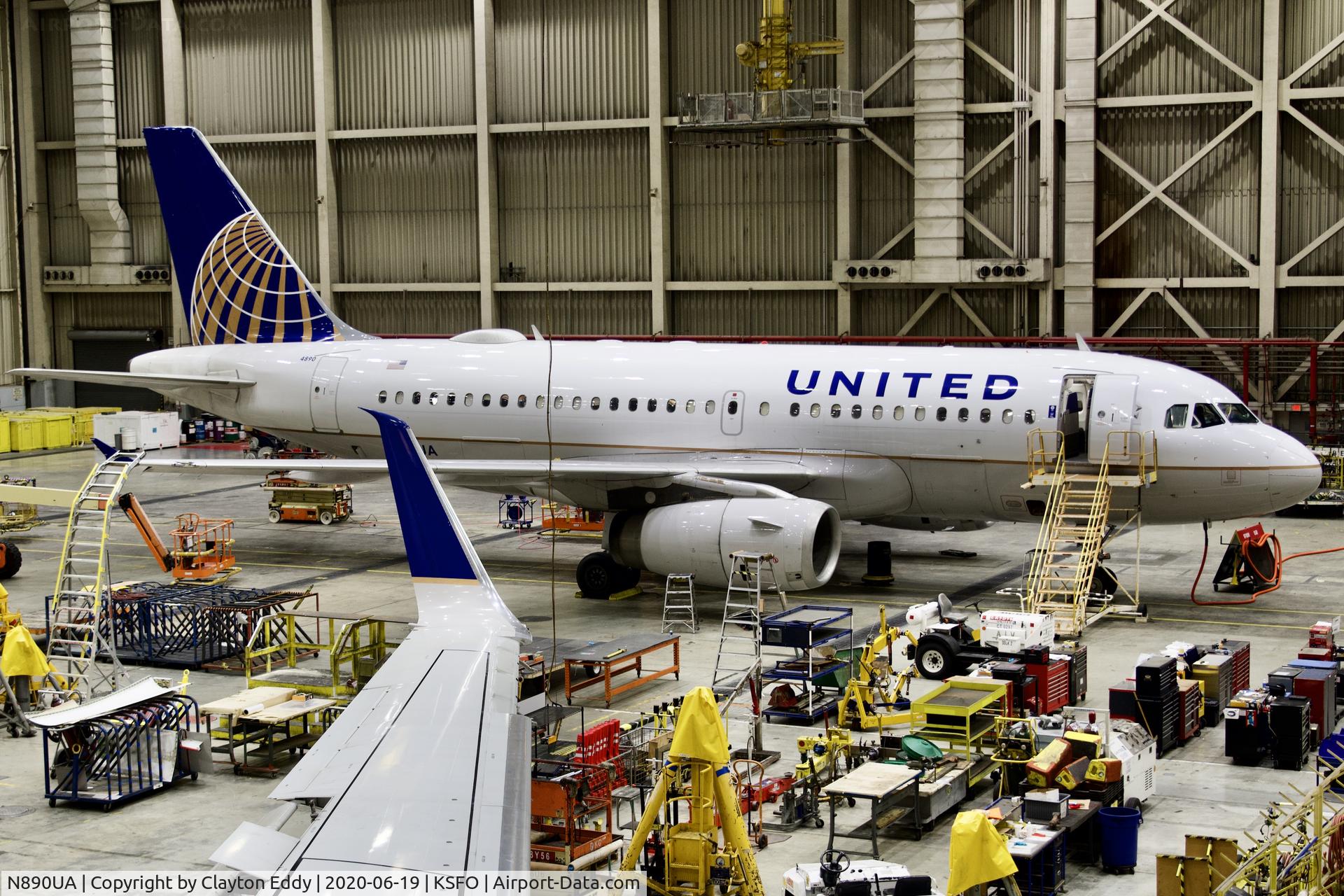 N890UA, 2006 Airbus A319-132 C/N 2815, SFO 2020.