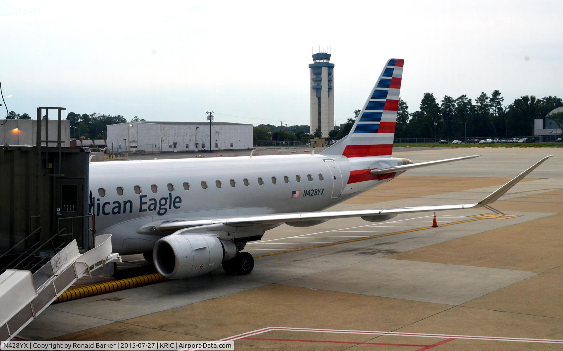 N428YX, 2014 Embraer 175LR (ERJ-170-200LR) C/N 17000403, At the gate RIC