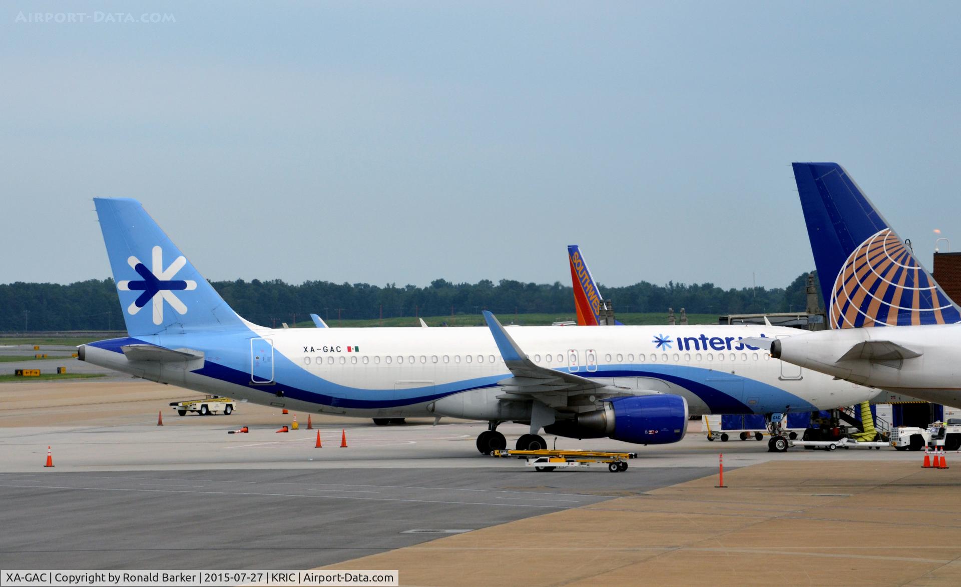 XA-GAC, 2013 Airbus A320-214 C/N 5933, At the gate RIC