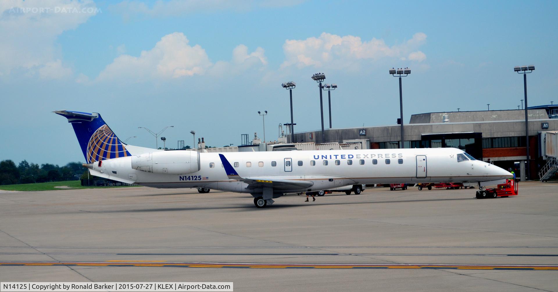 N14125, 2003 Embraer ERJ-145XR (EMB-145XR) C/N 145690, Taxi Lexington