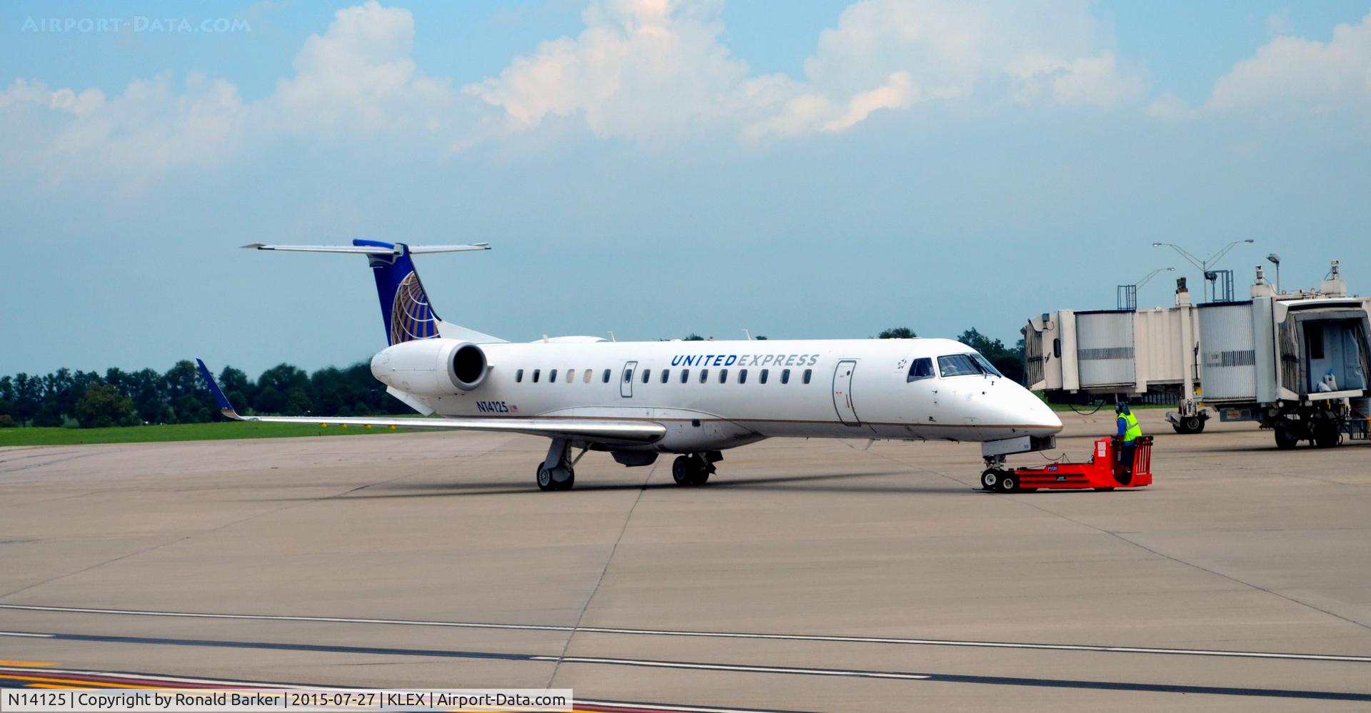 N14125, 2003 Embraer ERJ-145XR (EMB-145XR) C/N 145690, Taxi Lexington