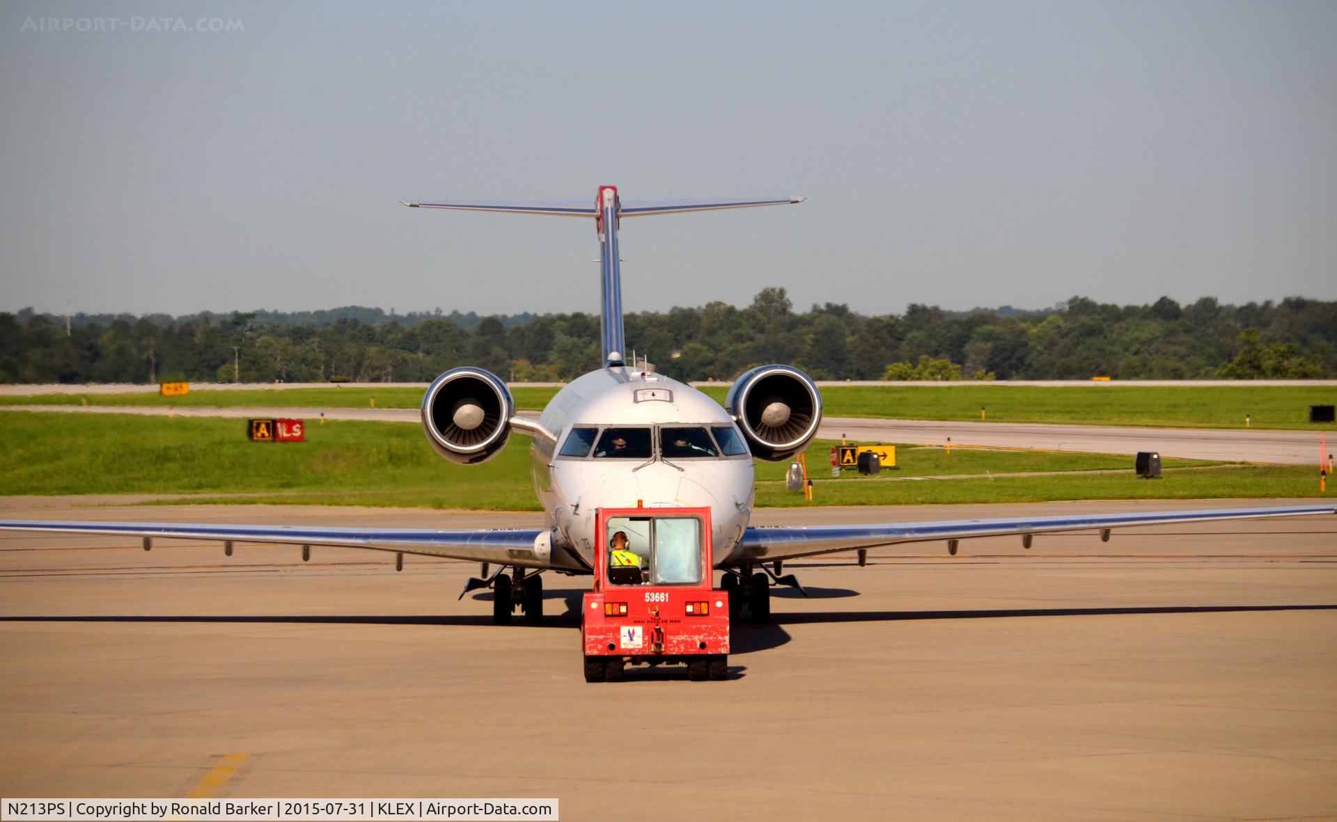 N213PS, 2003 Bombardier CRJ-200ER (CL-600-2B19) C/N 7879, Push back Lexington