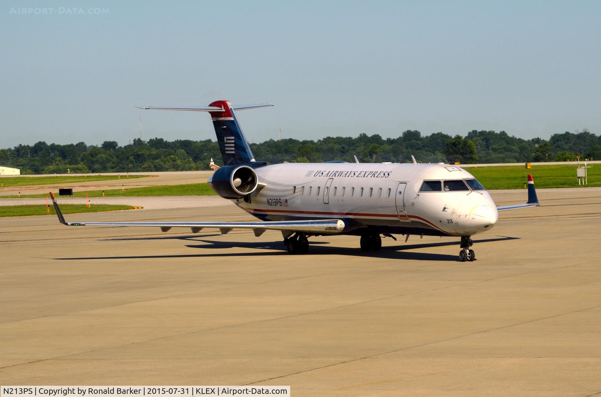 N213PS, 2003 Bombardier CRJ-200ER (CL-600-2B19) C/N 7879, Taxi to takeoff Lexington