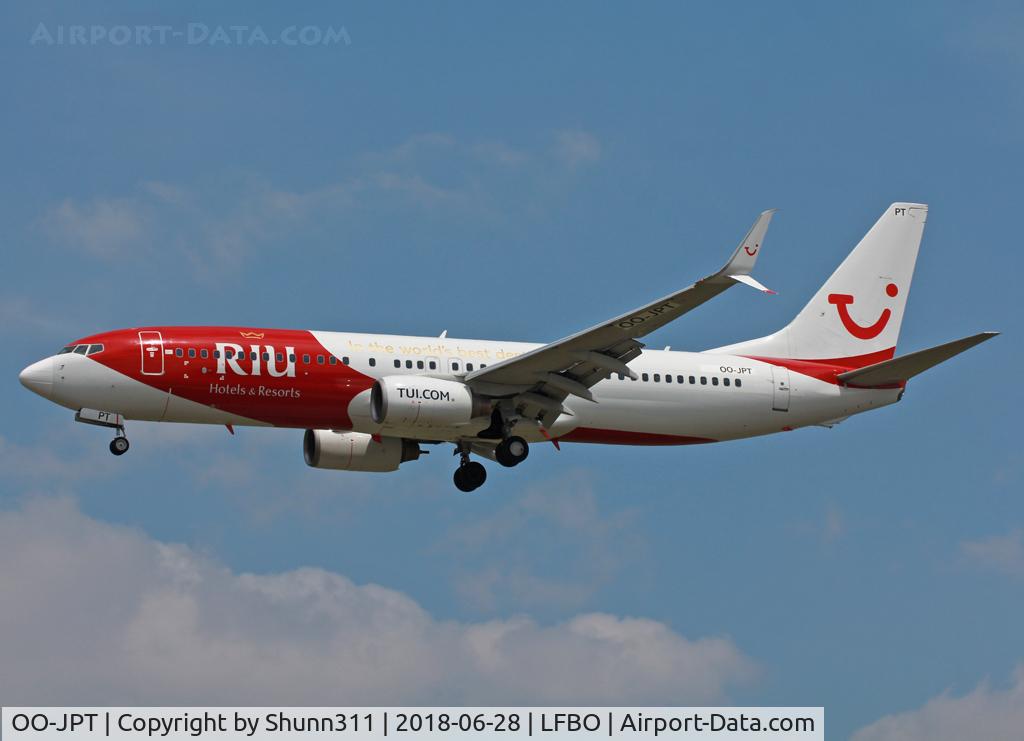 OO-JPT, 2007 Boeing 737-8K5 C/N 34691, Landing rwy 32R in RIU c/s