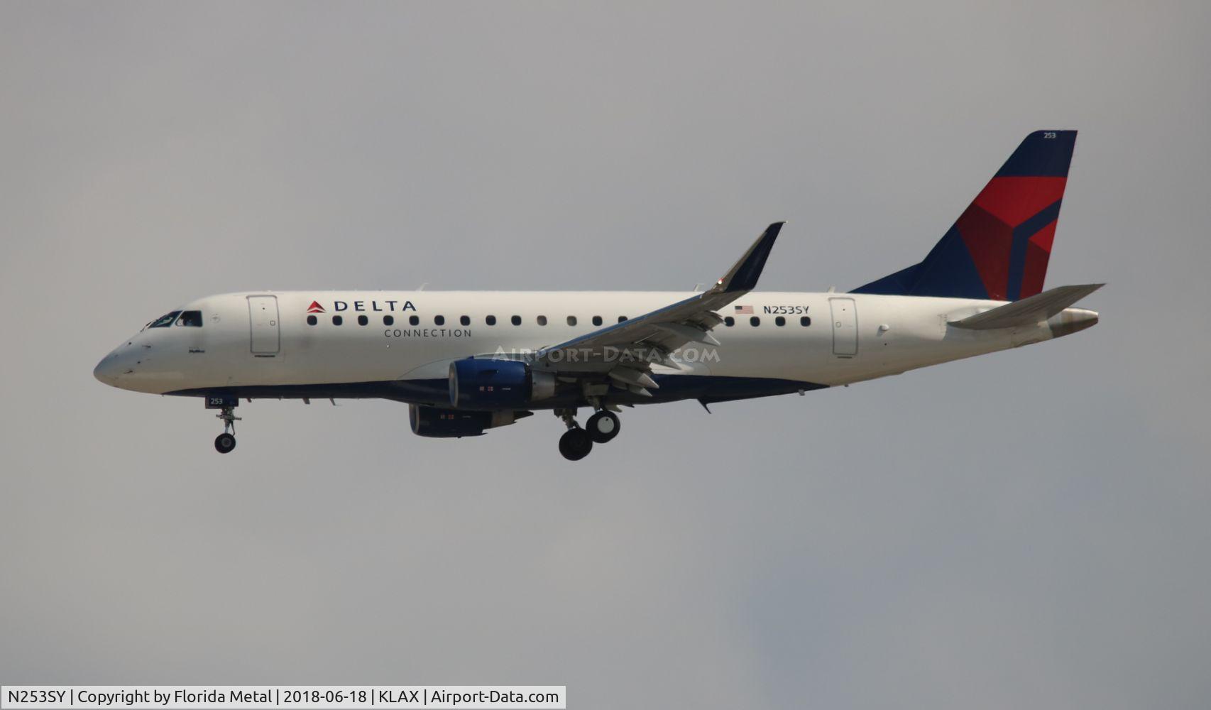 N253SY, 2016 Embraer 175LR (ERJ-170-200LR) C/N 17000620, LAX 2018