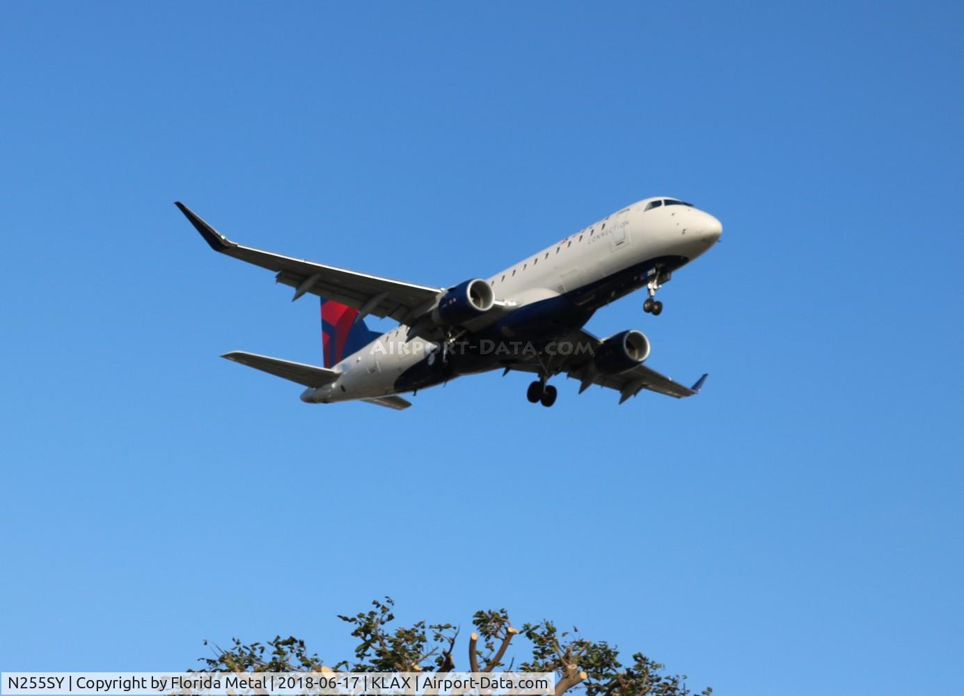N255SY, 2016 Embraer 175LR (ERJ-170-200LR) C/N 17000622, LAX 2018