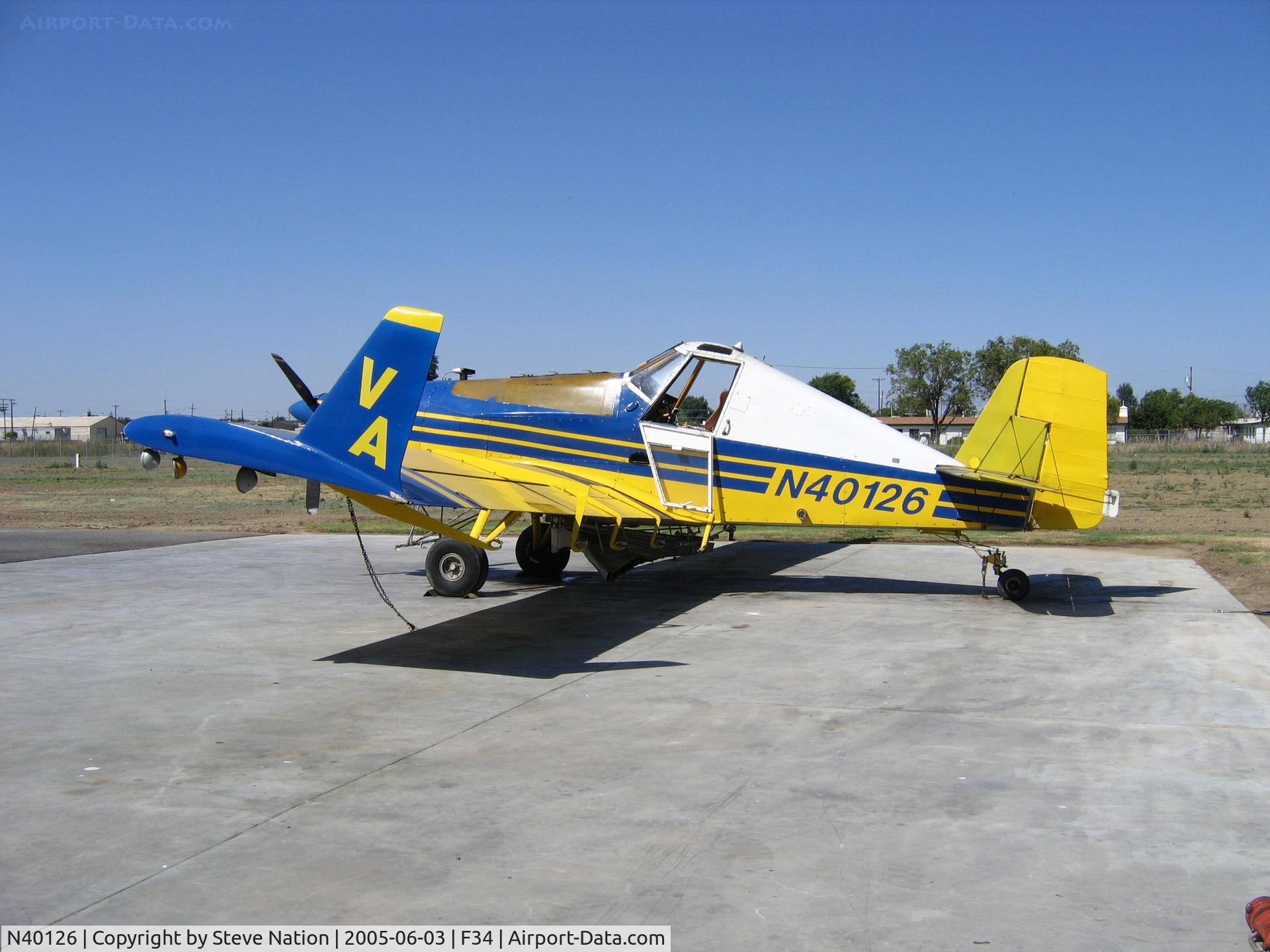 N40126, 1979 Ayres S2R-T34 Thrush C/N 6048, Vance Ag Aviation 1979 Ayres S2R-T34 with spreader at Firebaugh, CA