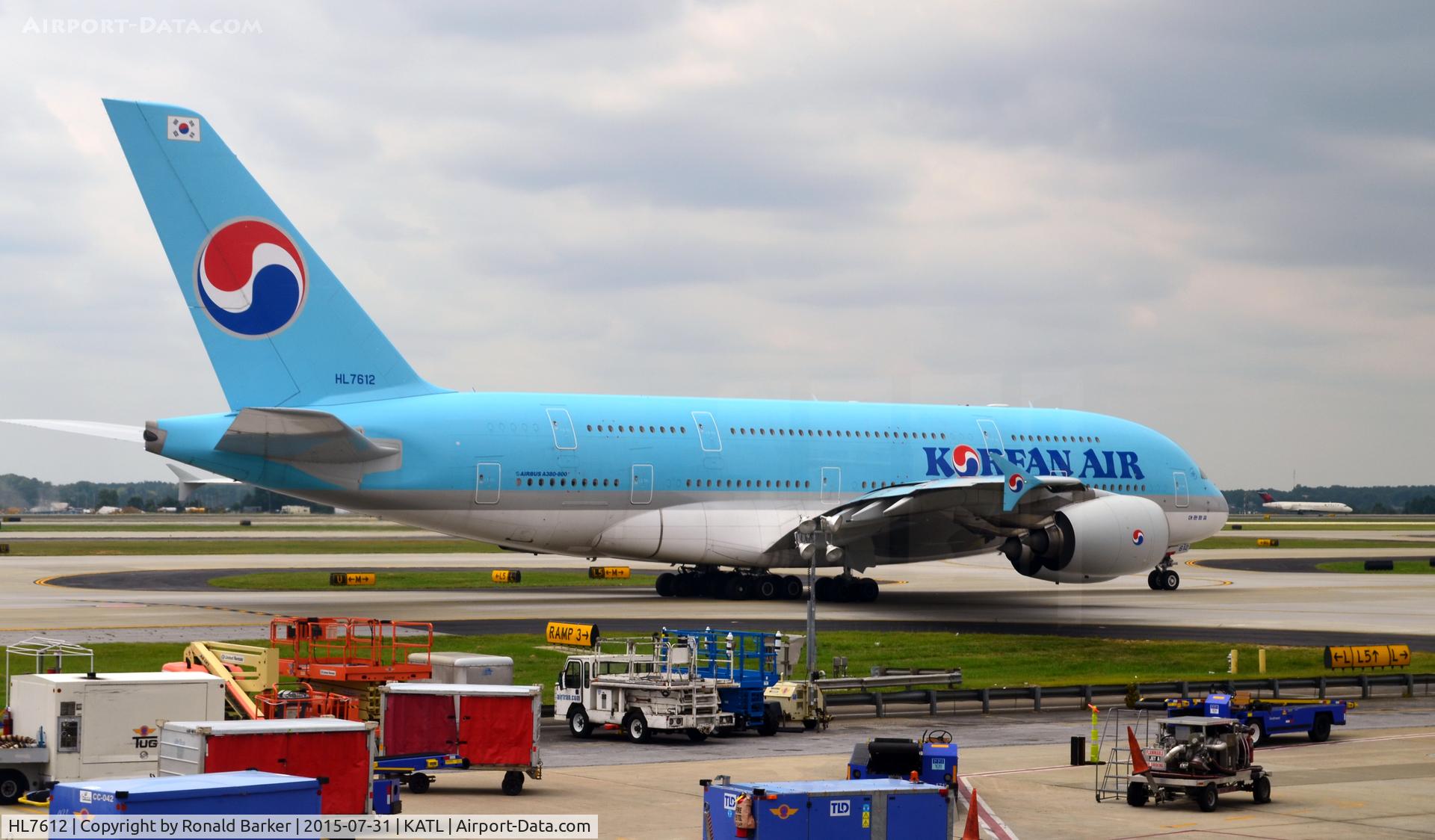 HL7612, 2011 Airbus A380-861 C/N 039, Taxi Atlanta