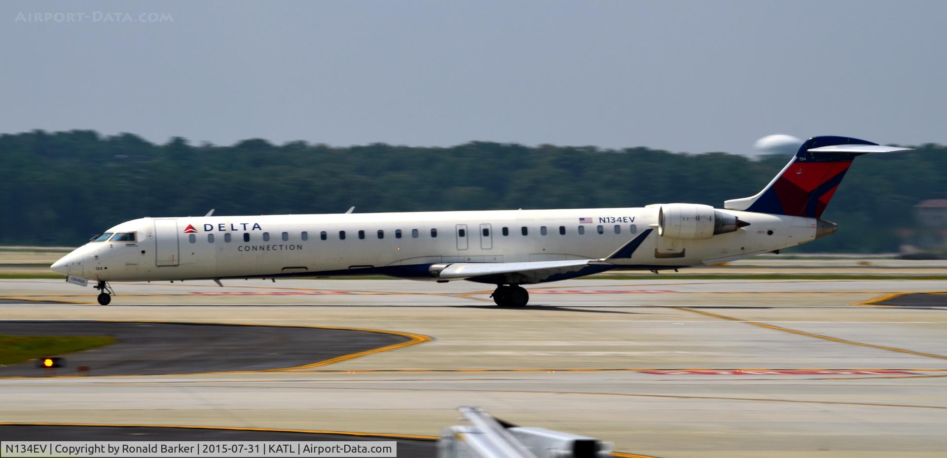 N134EV, 2009 Bombardier CRJ-900ER (CL-600-2D24) C/N 15223, Takeoff roll Atlanta