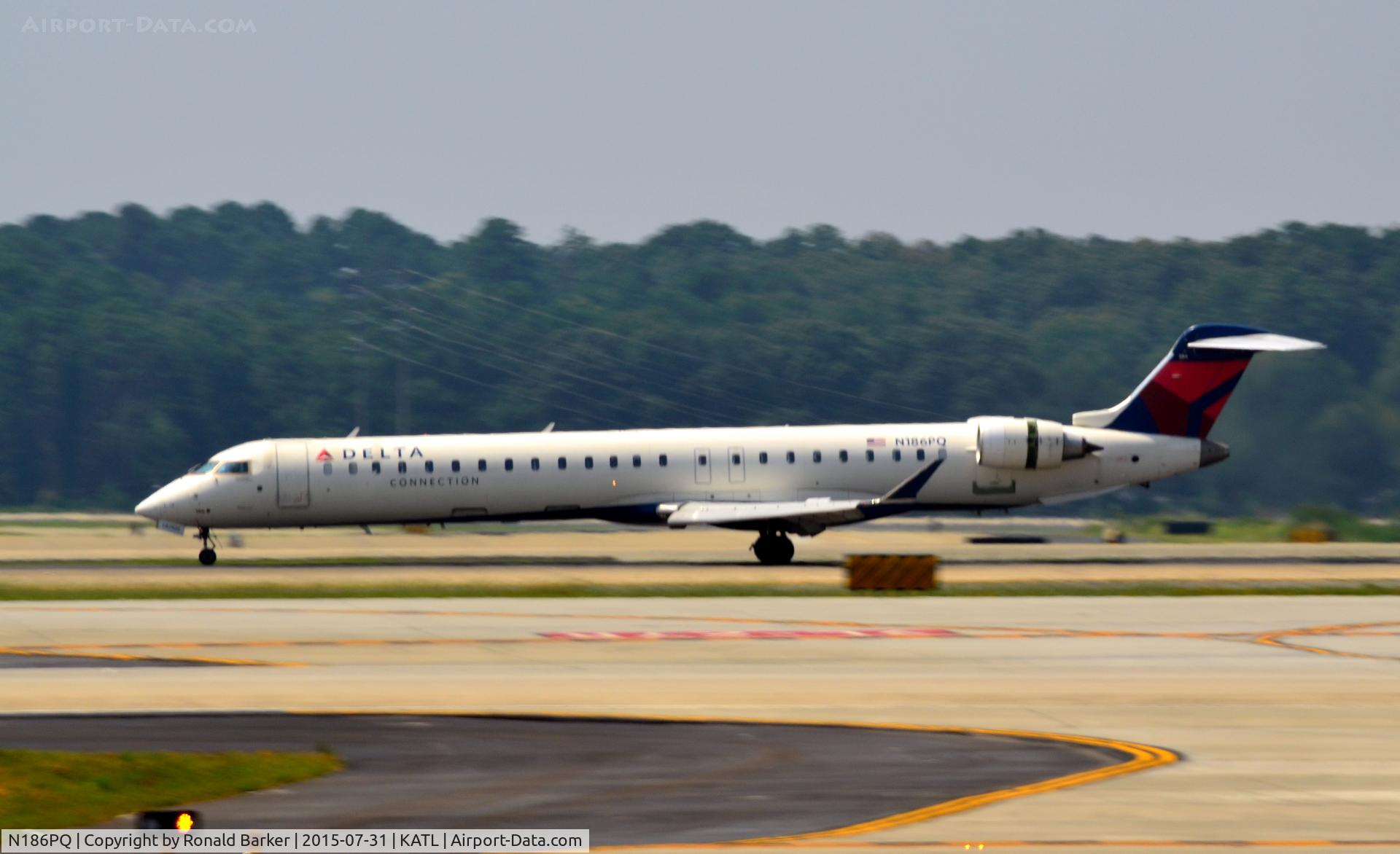 N186PQ, 2008 Bombardier CRJ-900ER (CL-600-2D24) C/N 15186, Landing Atlanta
